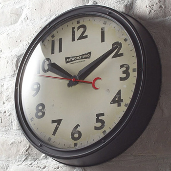 Engineered-clock | ブラック/ビンテージ・スイープムーブメント式