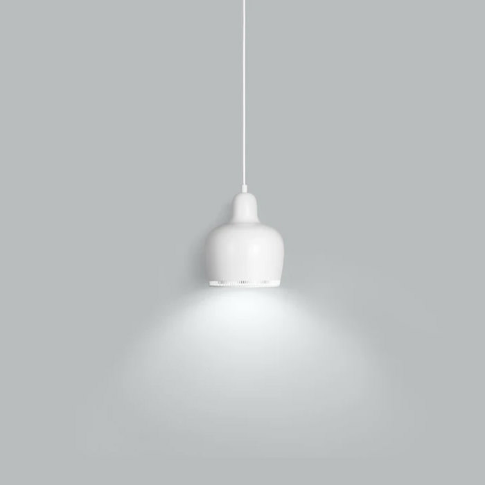 A330S ゴールデンベル・ホワイト ペンダントライト｜artek