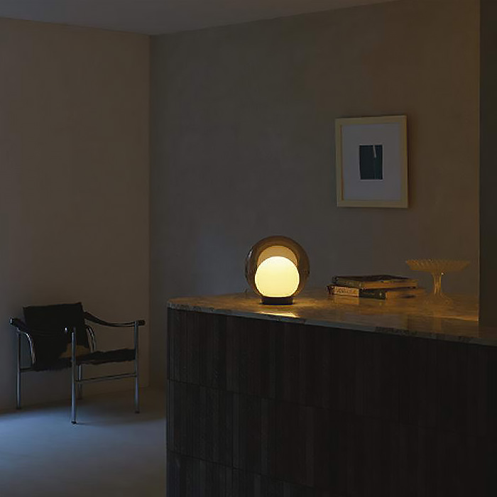 MORE STYLES・Φ220 アンバー・スタンドライト