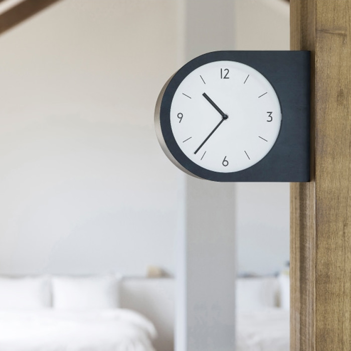 madet 両面時計 ブラック・スイープムーブメント