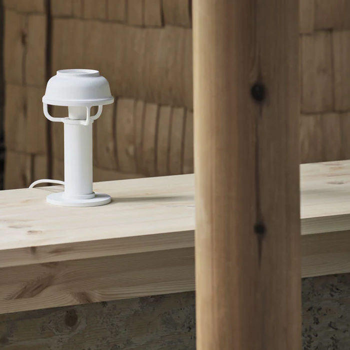 Kori テーブルライト・ホワイト｜artek