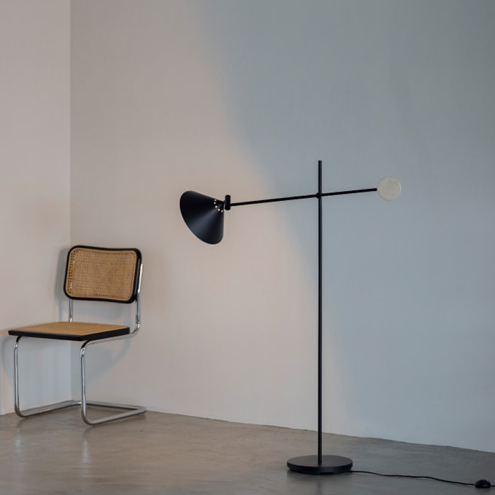 Turoフロアスタンドライト