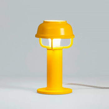 Kori テーブルライト・オレンジ｜artek