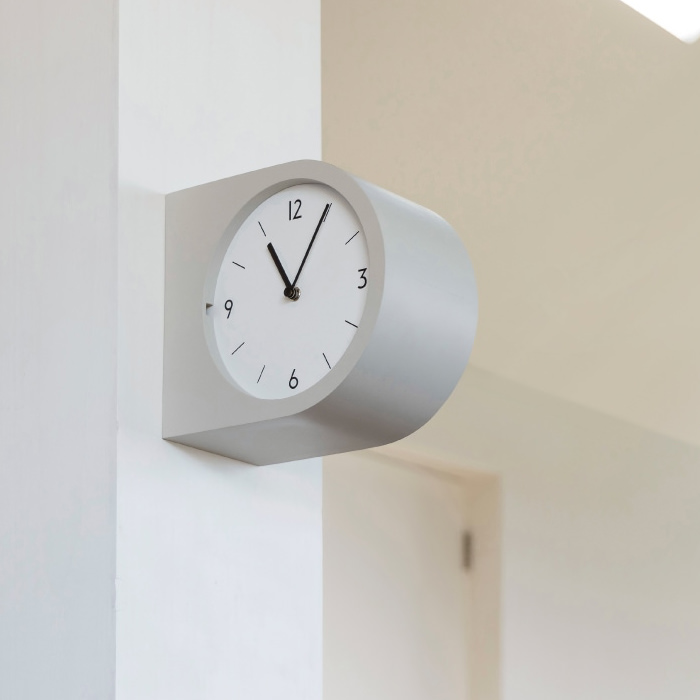 madet 両面時計 ライトグレー・スイープムーブメント