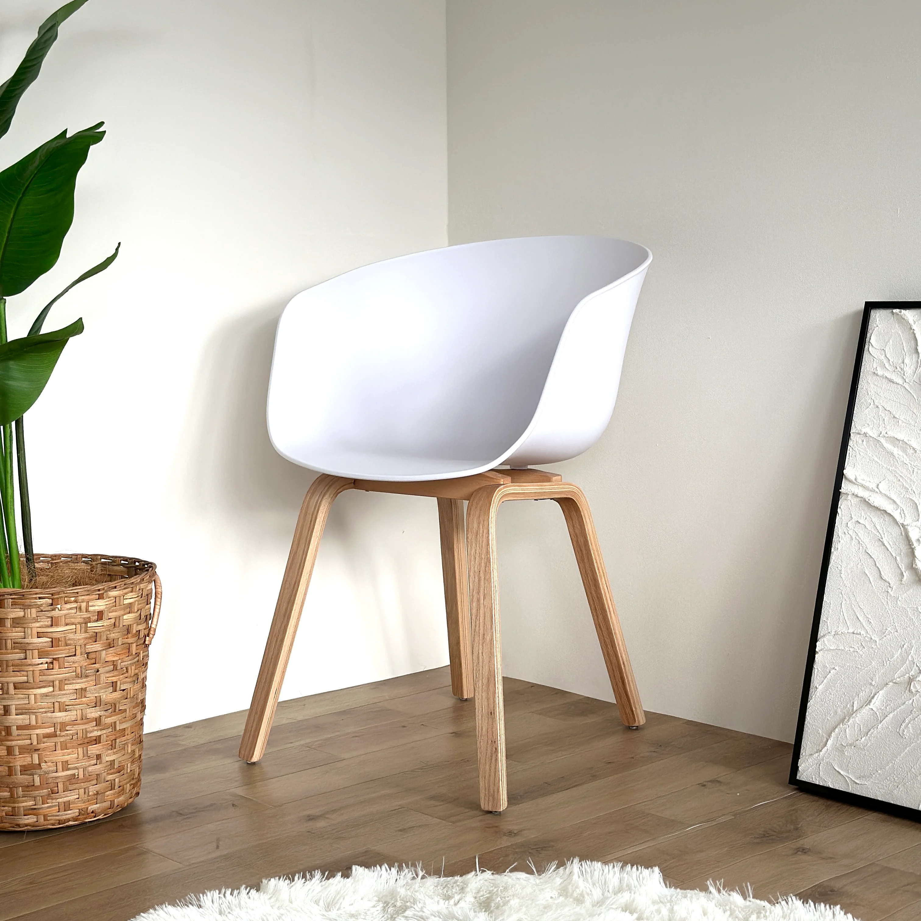 ウッド脚アームチェア