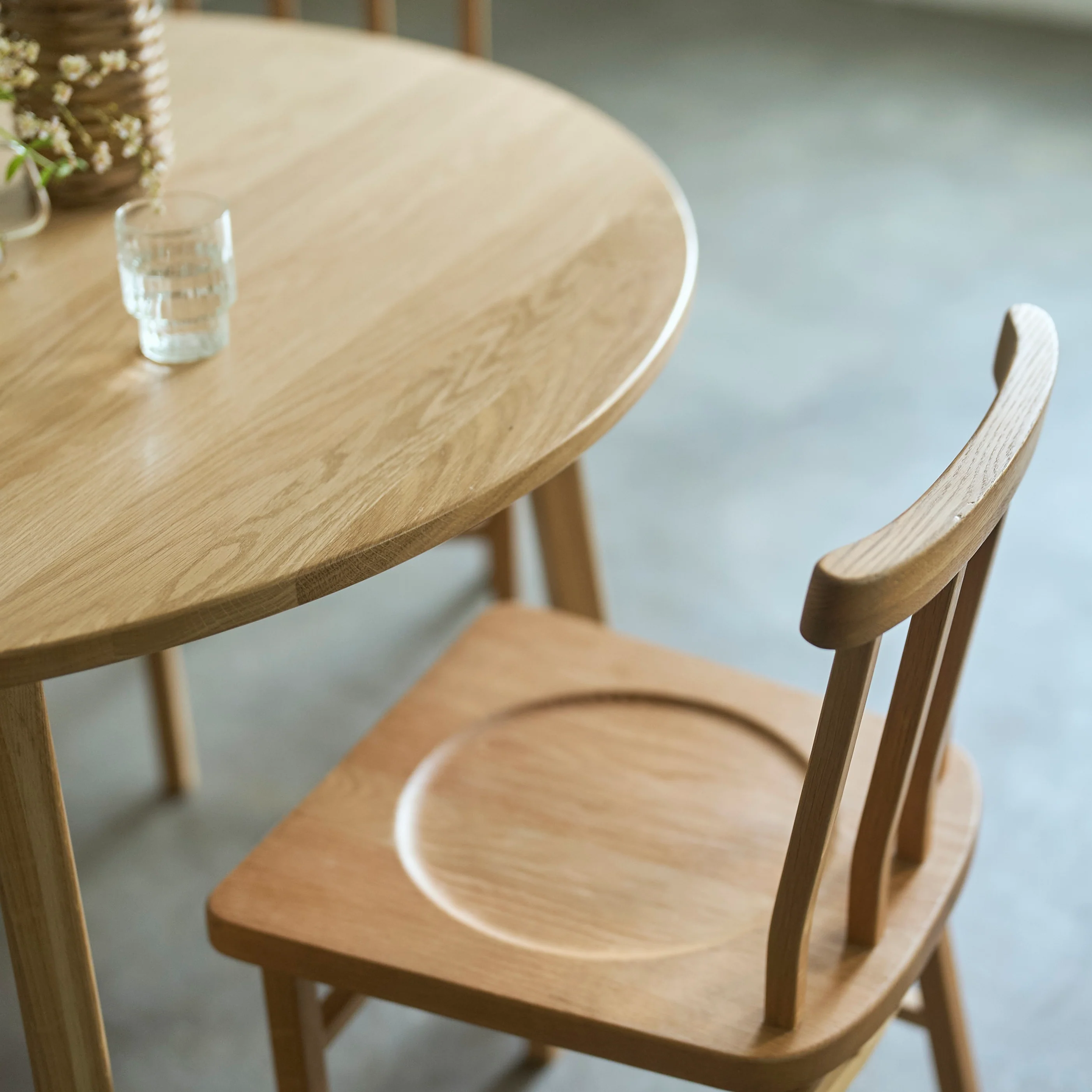 マージダイニングチェア