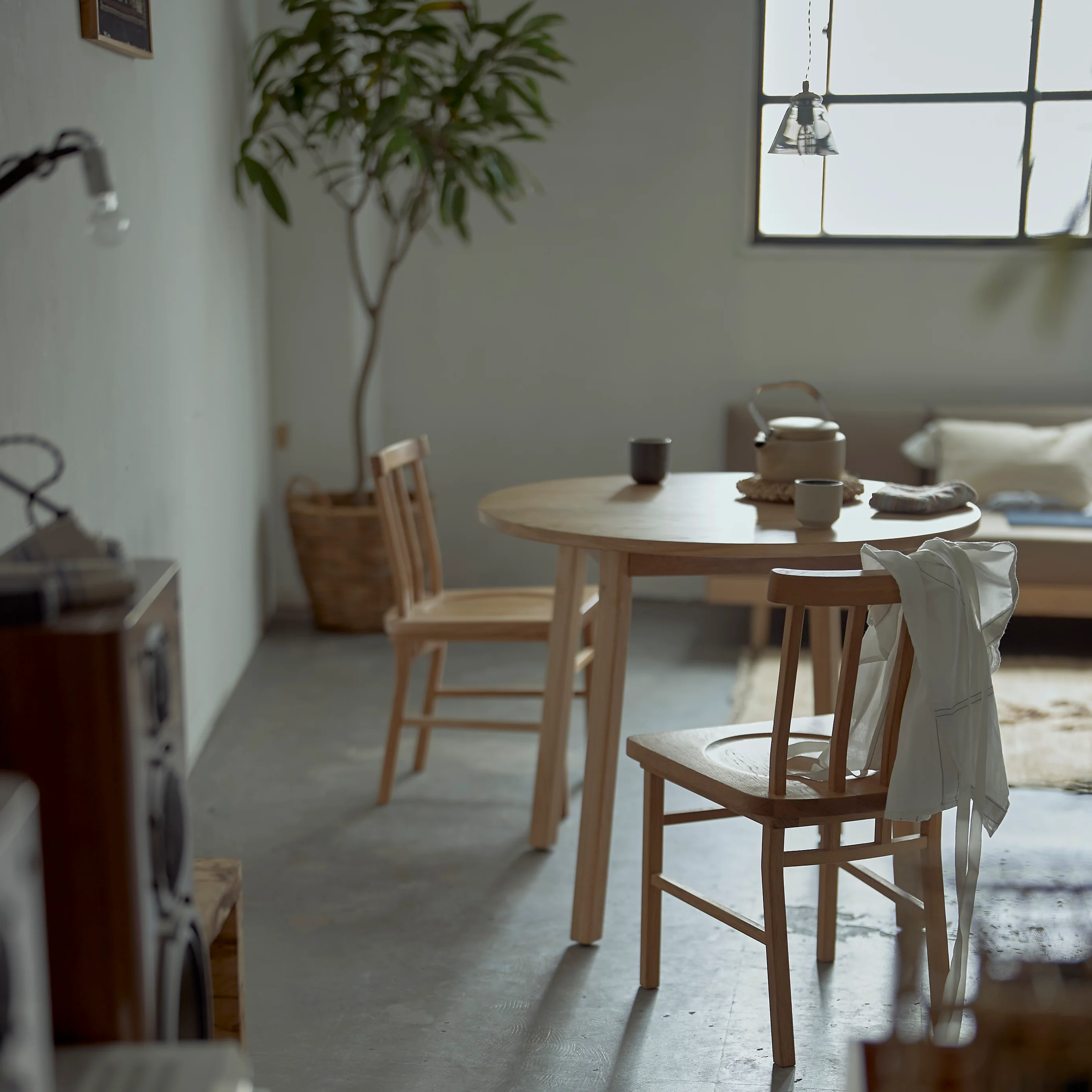 マージダイニングチェア