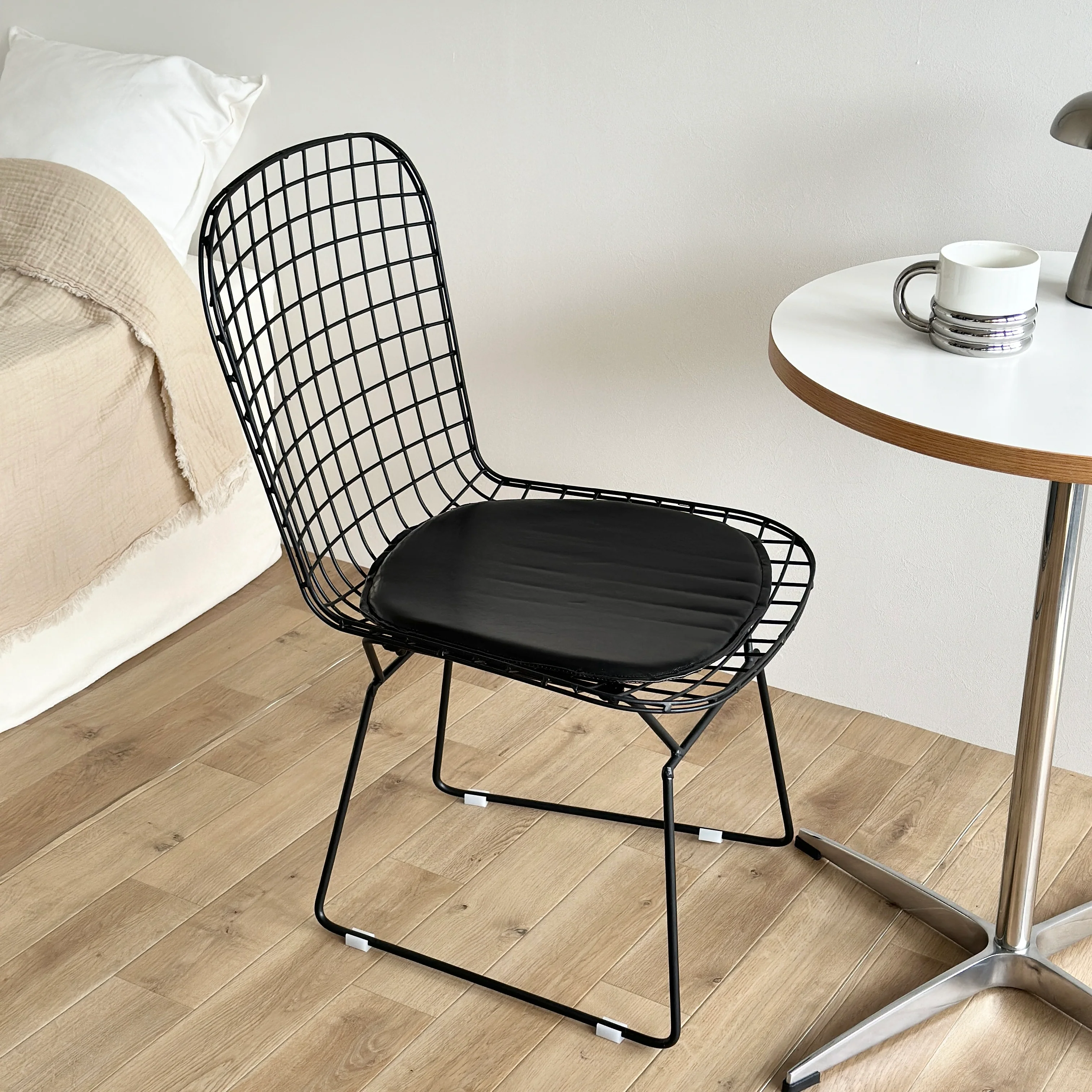 アイアンメッシュチェア