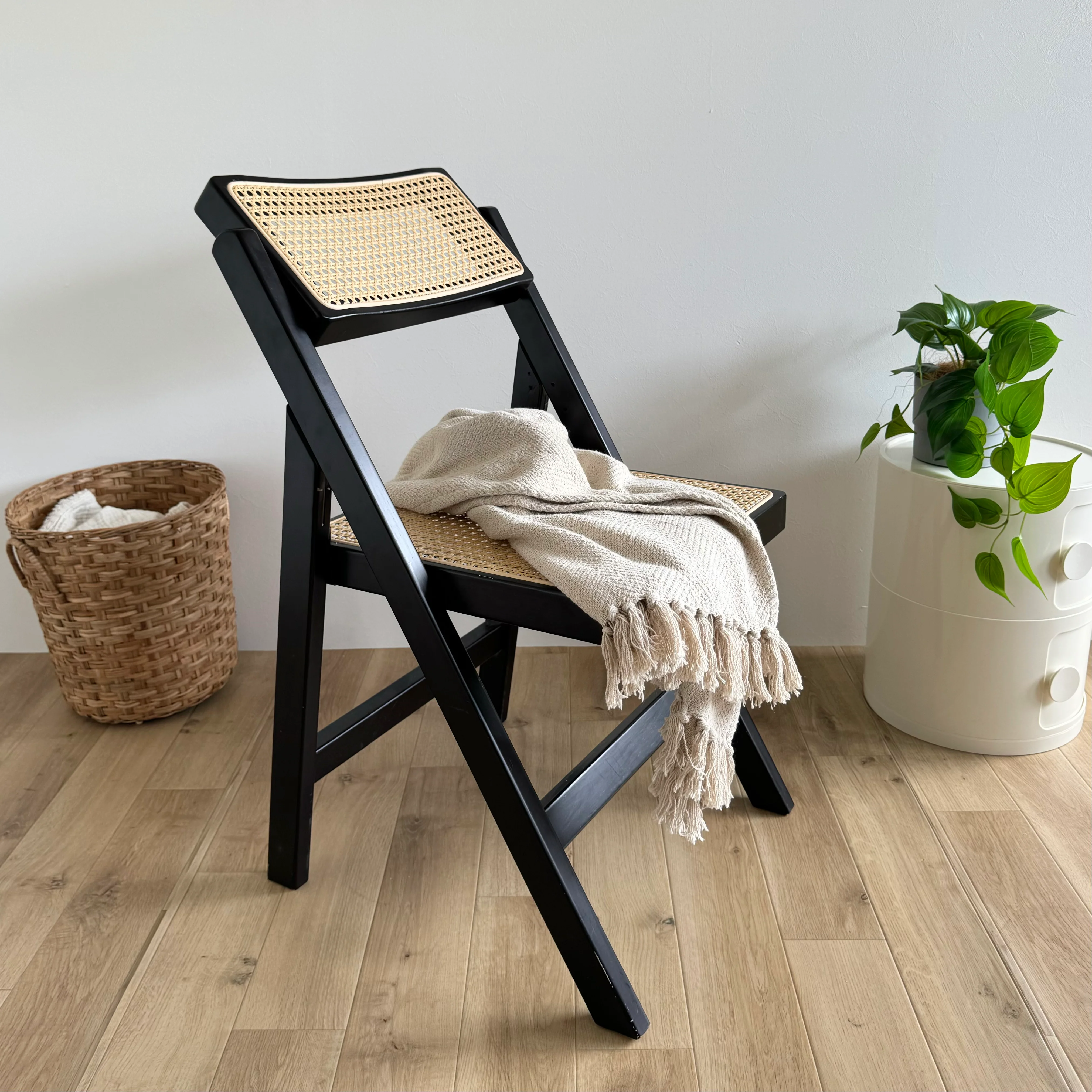 折り畳み式ラタンチェア ブラック