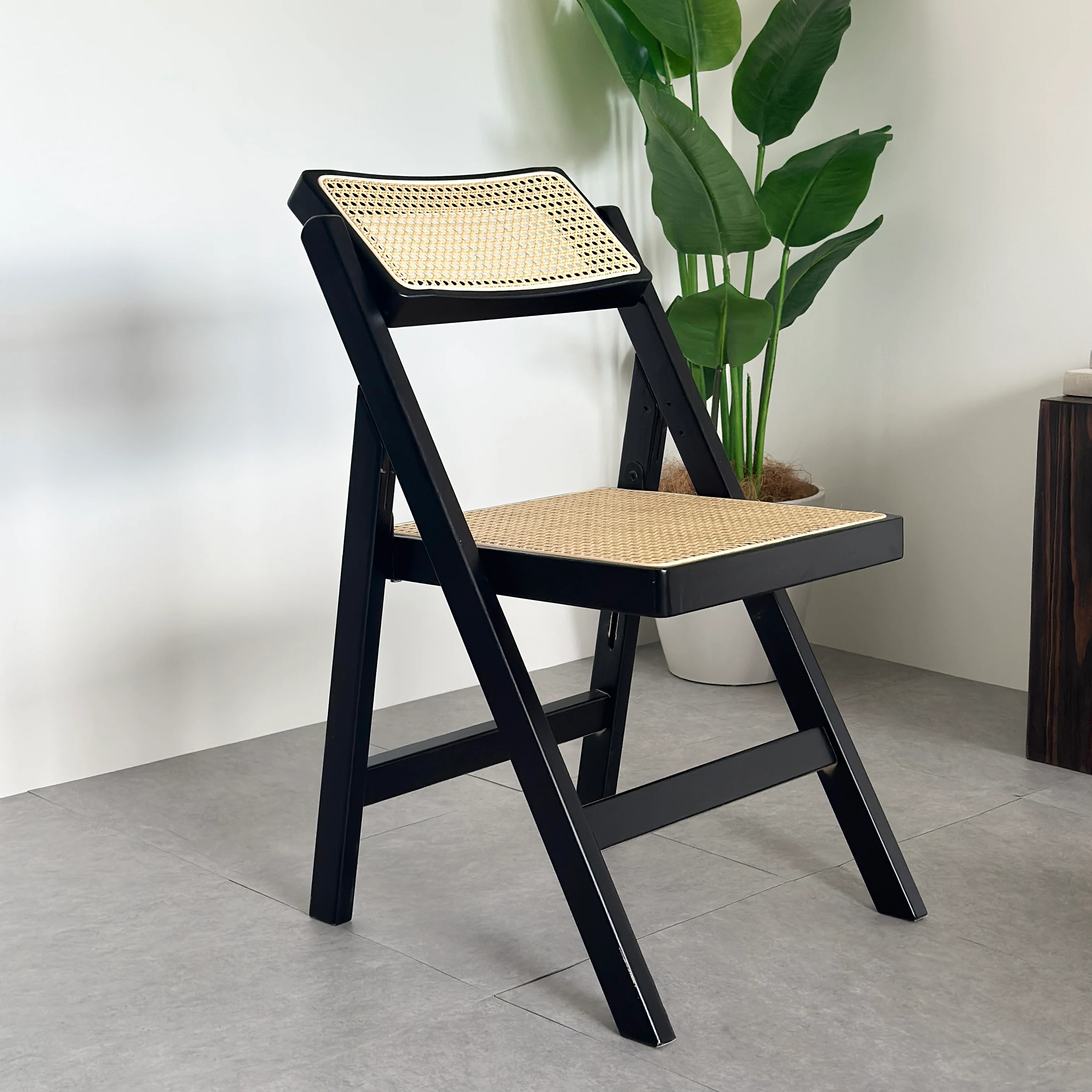 折り畳み式ラタンチェア ブラック