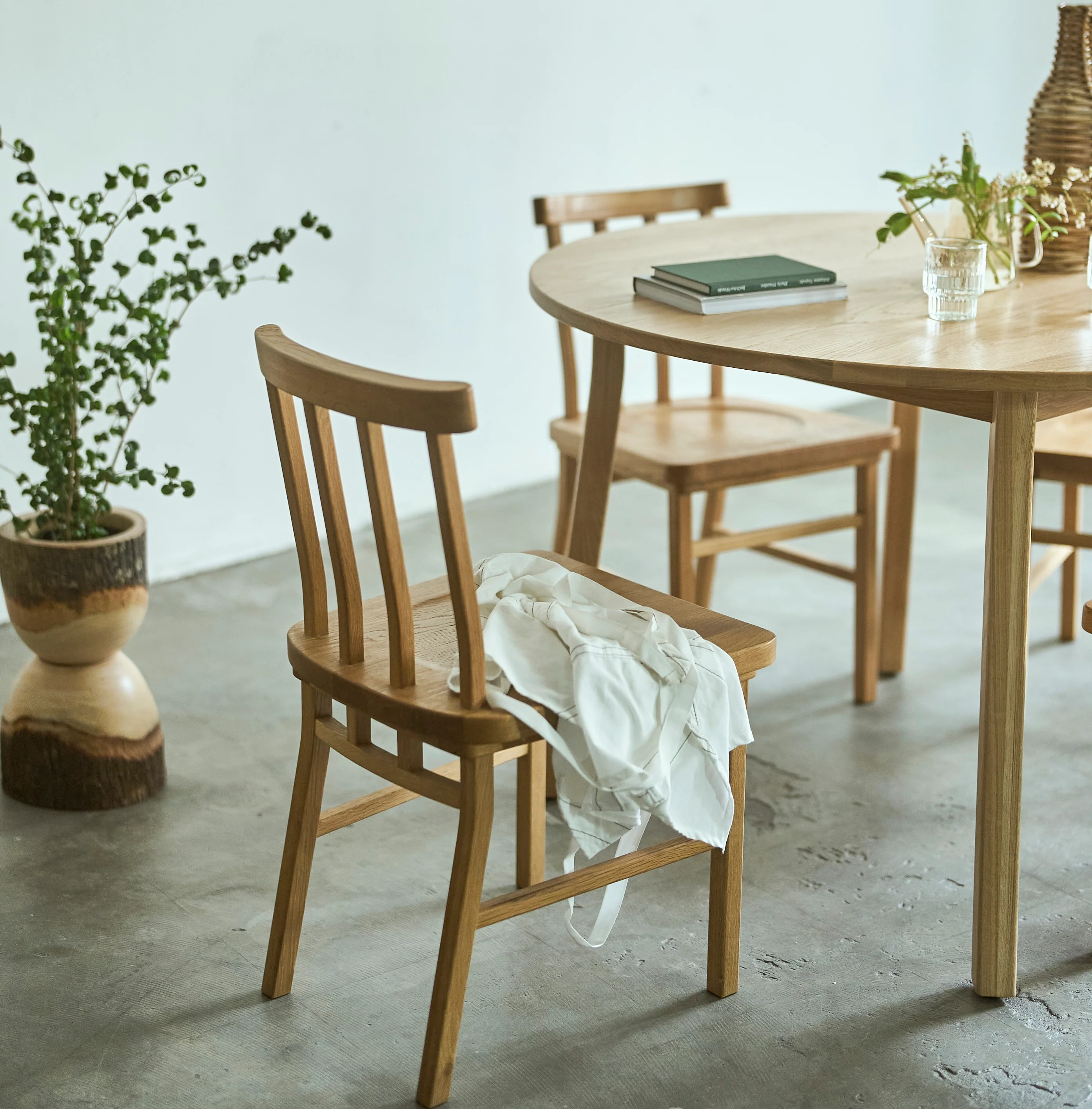 マージダイニングチェア