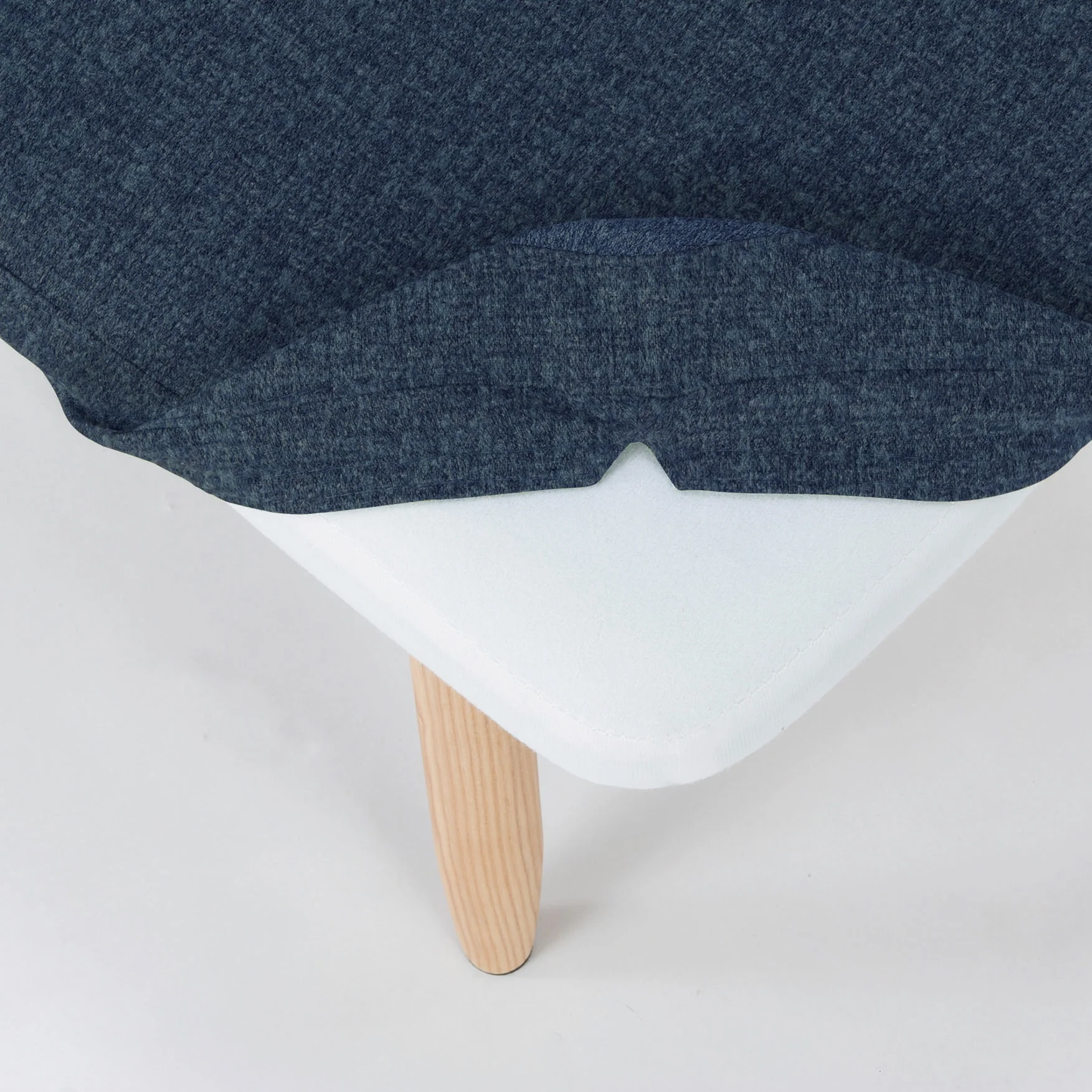 ソーサーダイニングチェア