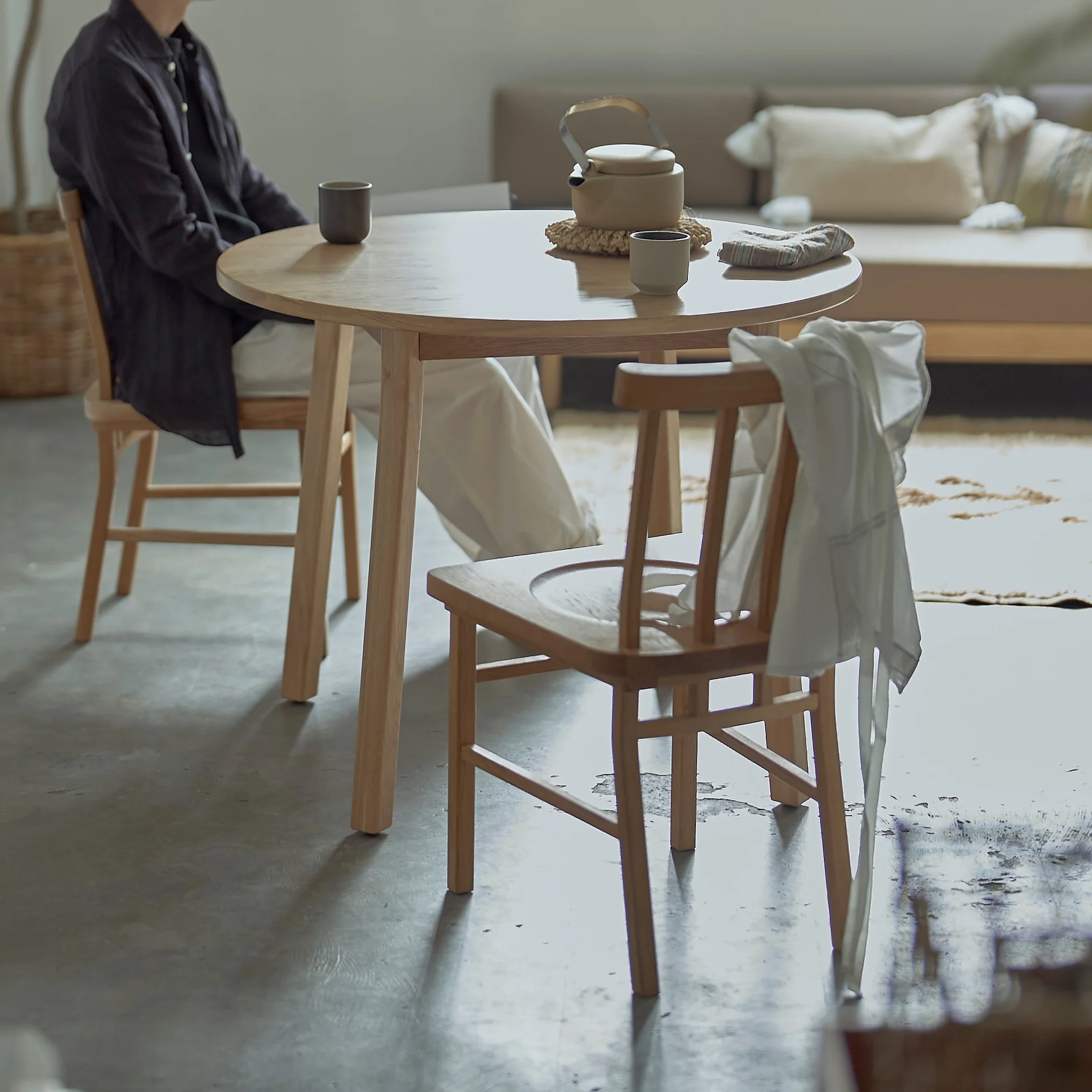 マージダイニングチェア