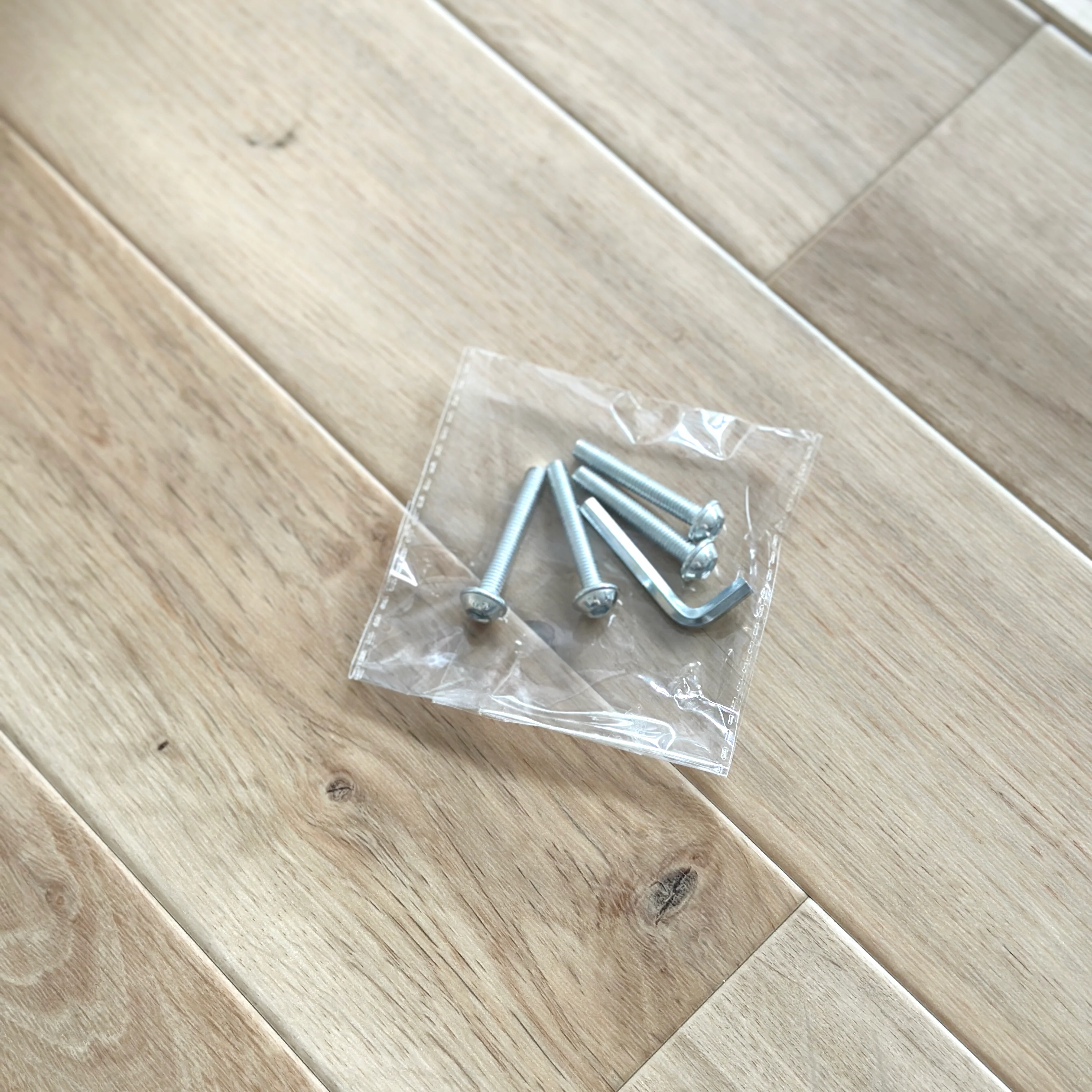 ウッド脚アームチェア