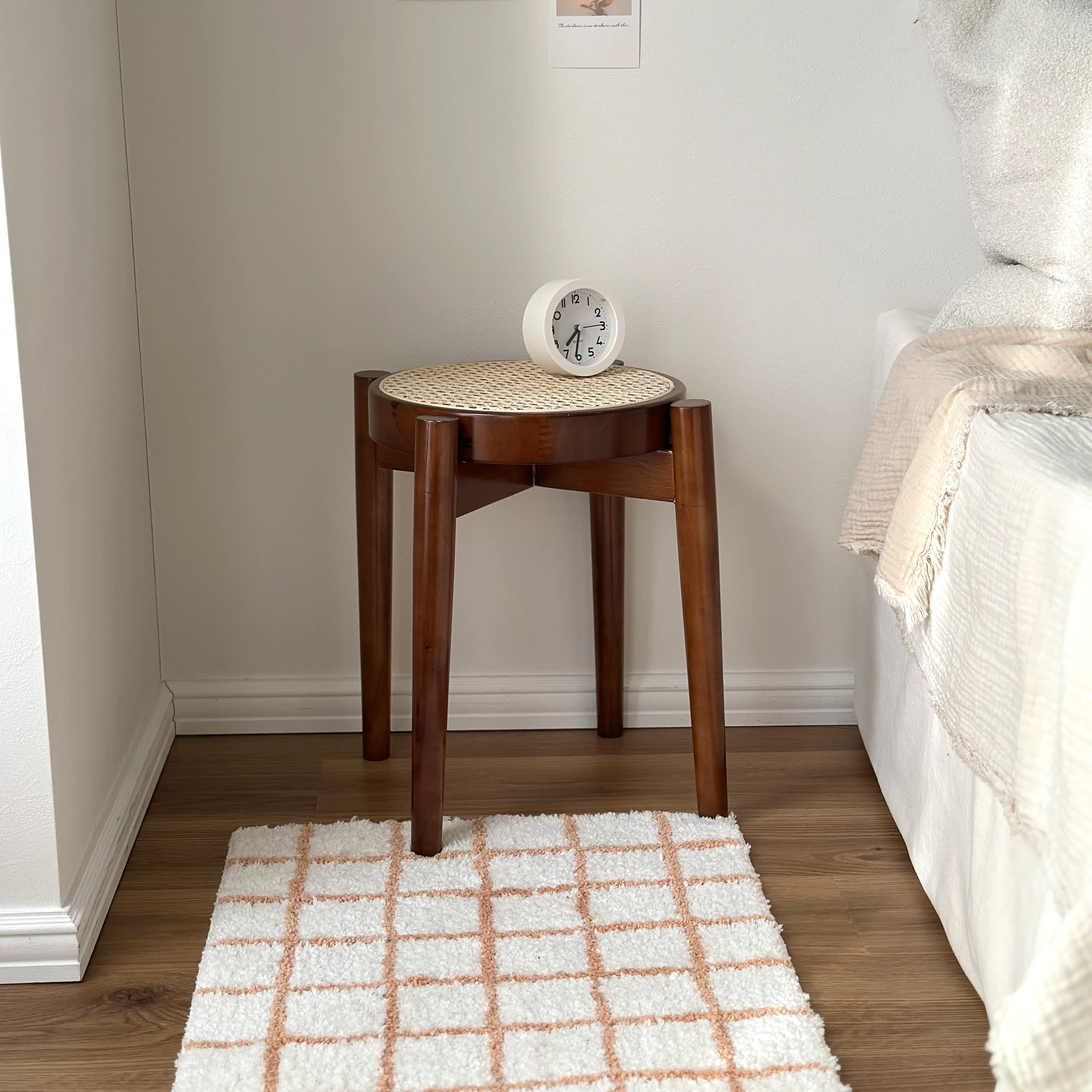 ラタンスツール