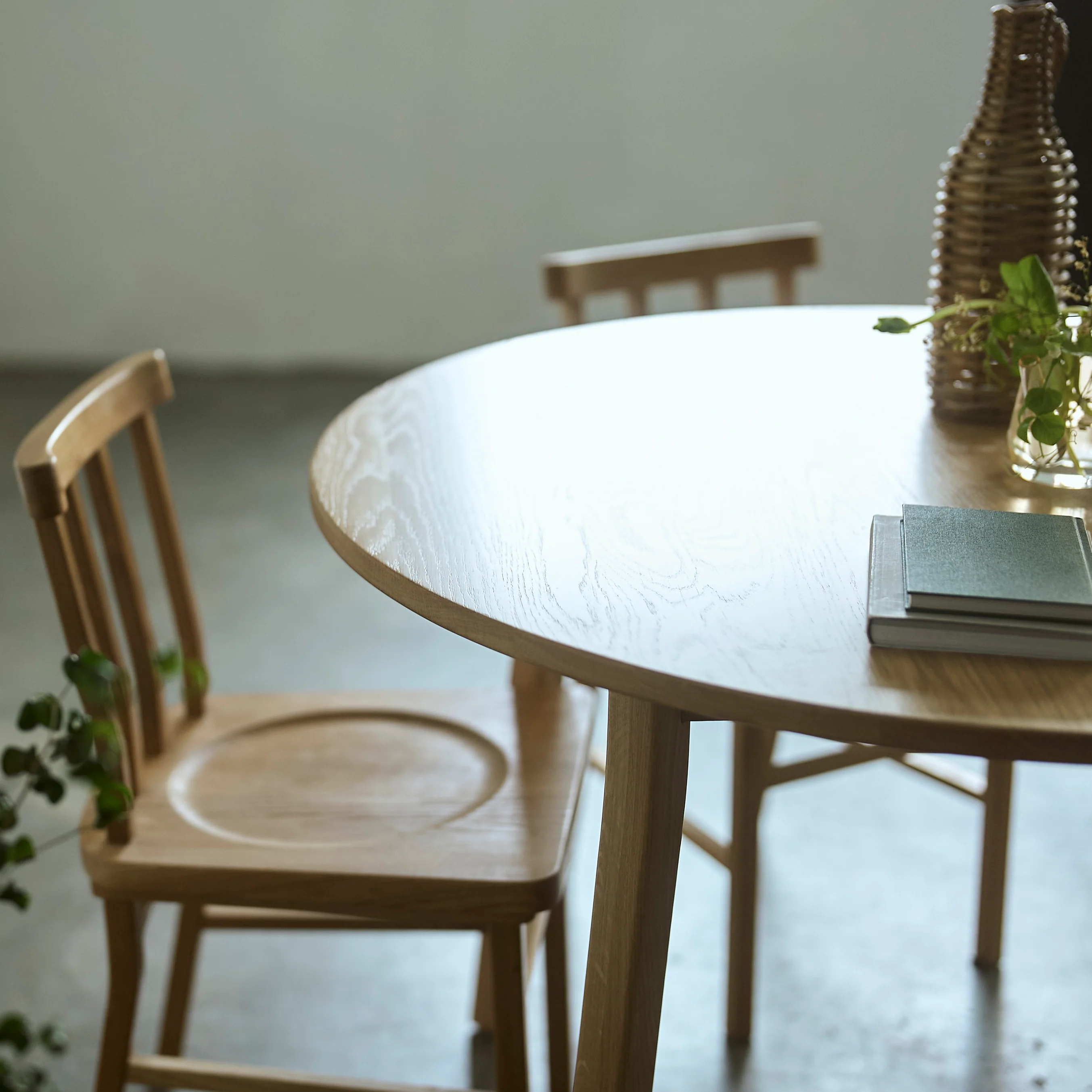 マージダイニングチェア