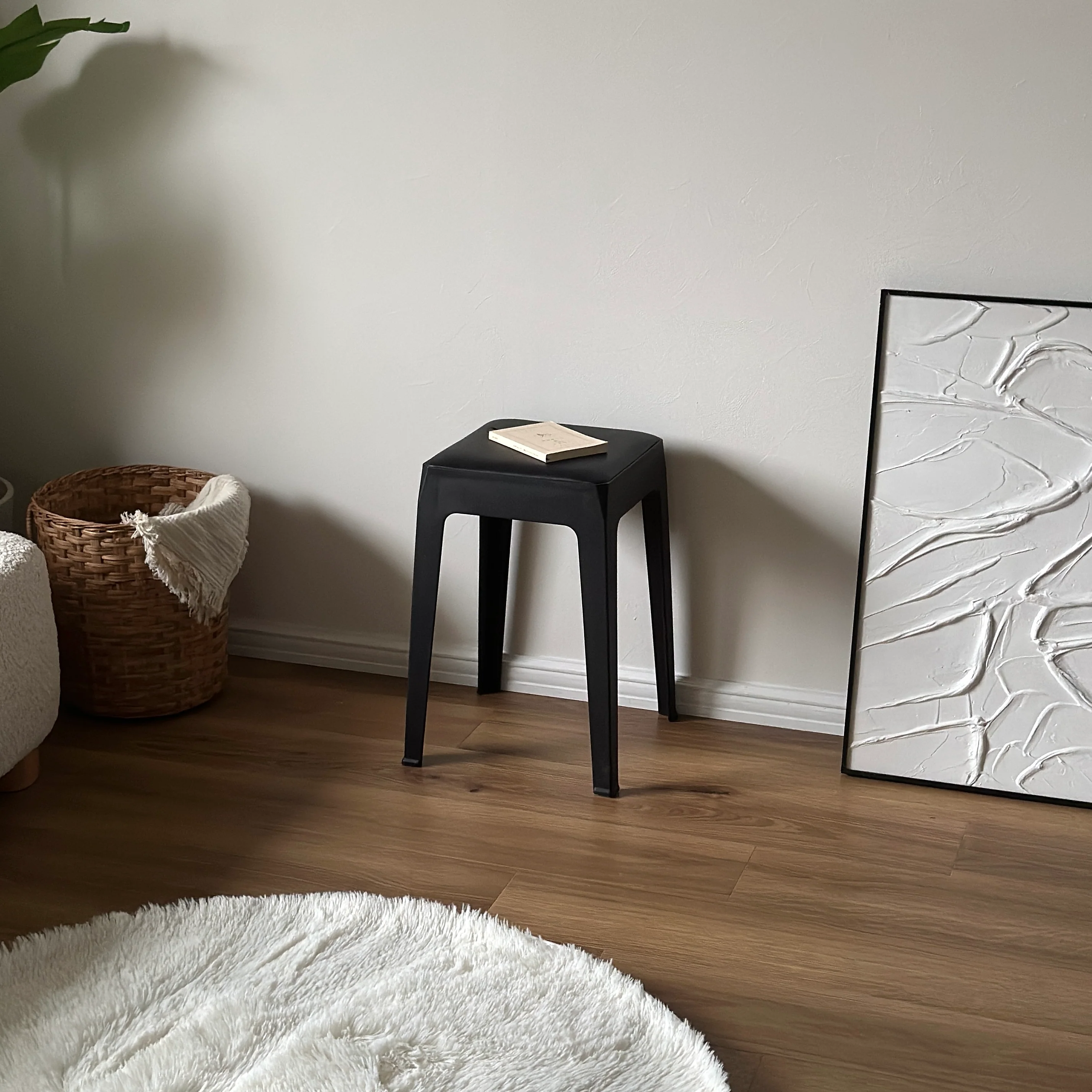 レザー調スクエアスツール