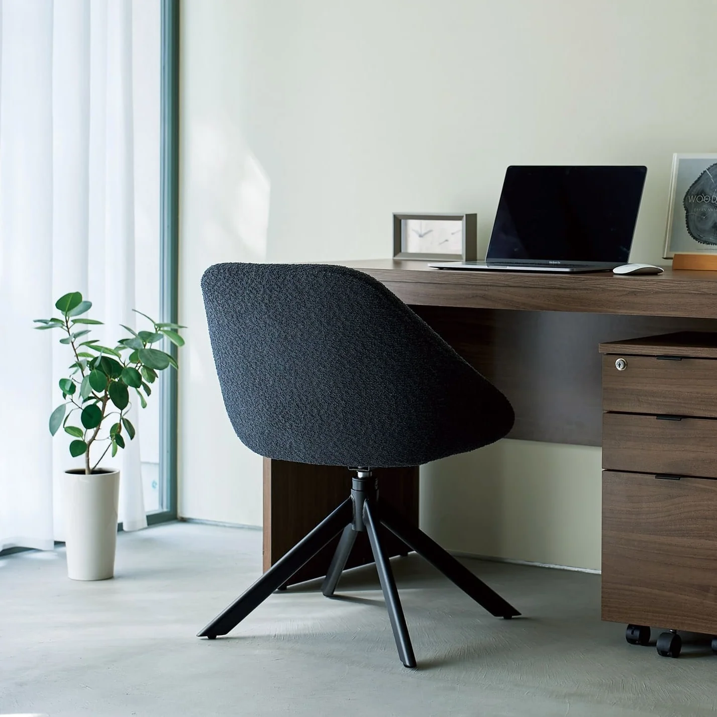 回転ブークレアームチェア