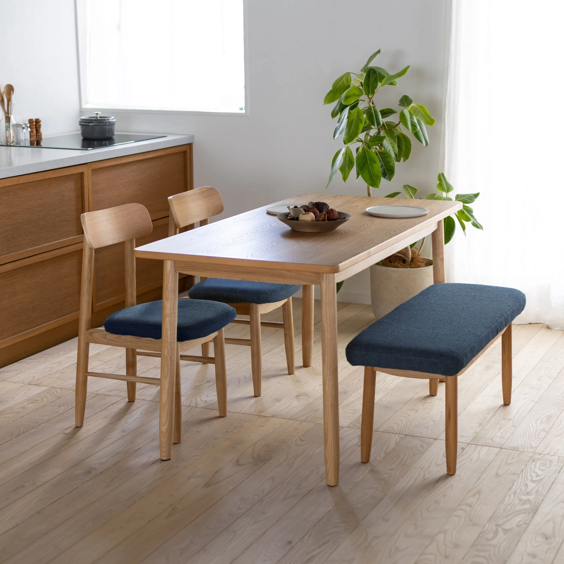 ソーサーダイニングベンチ