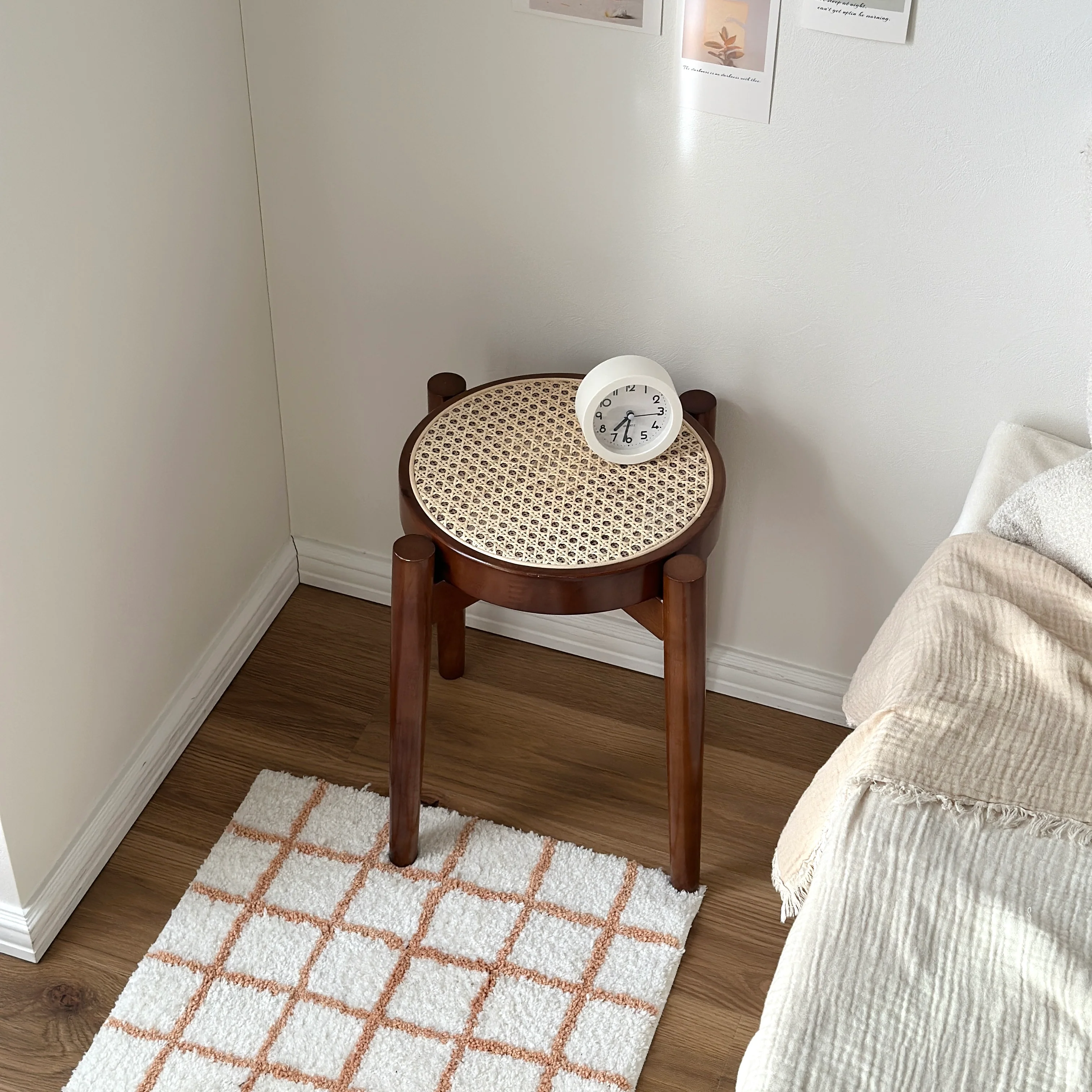 ラタンスツール