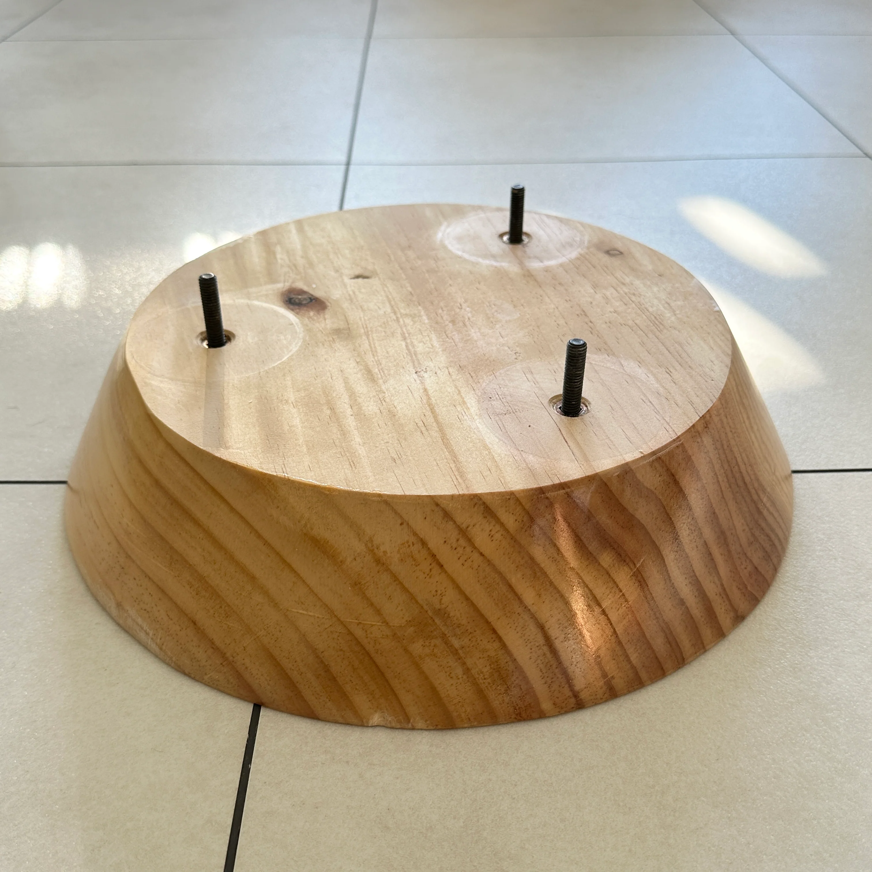 ぽってり脚ウッドスツール