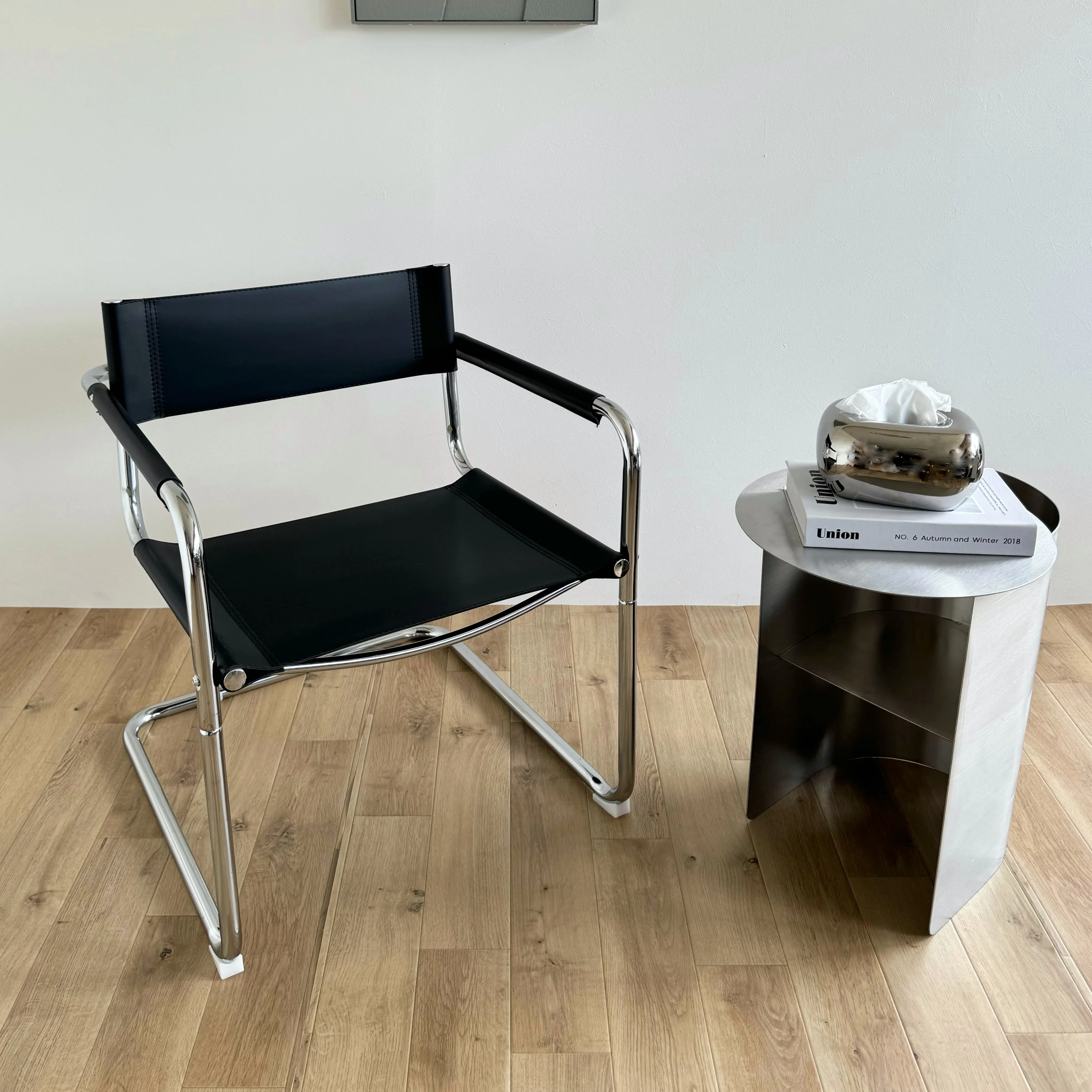 スタイリッシュカンティレバーチェア