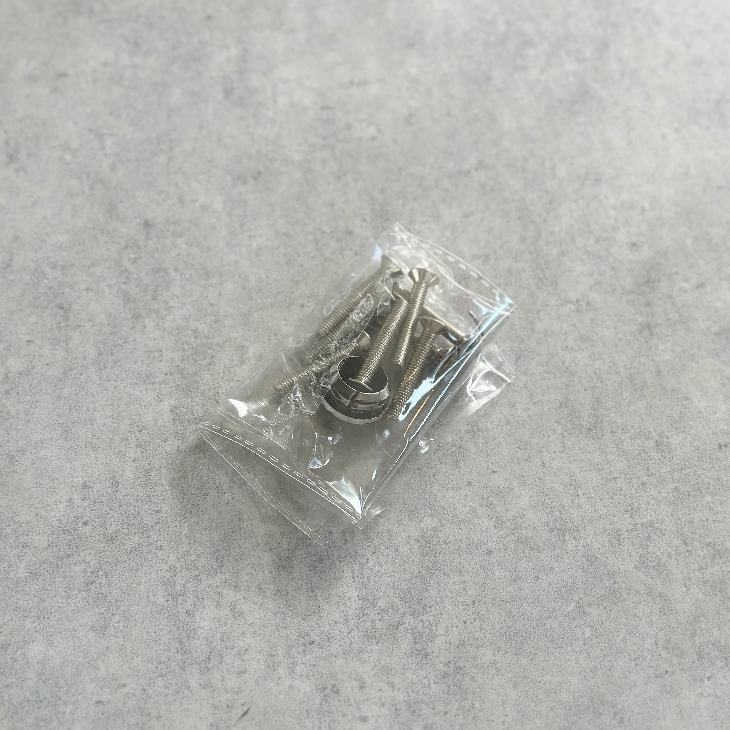 ラタンパイプチェア 肘掛け付