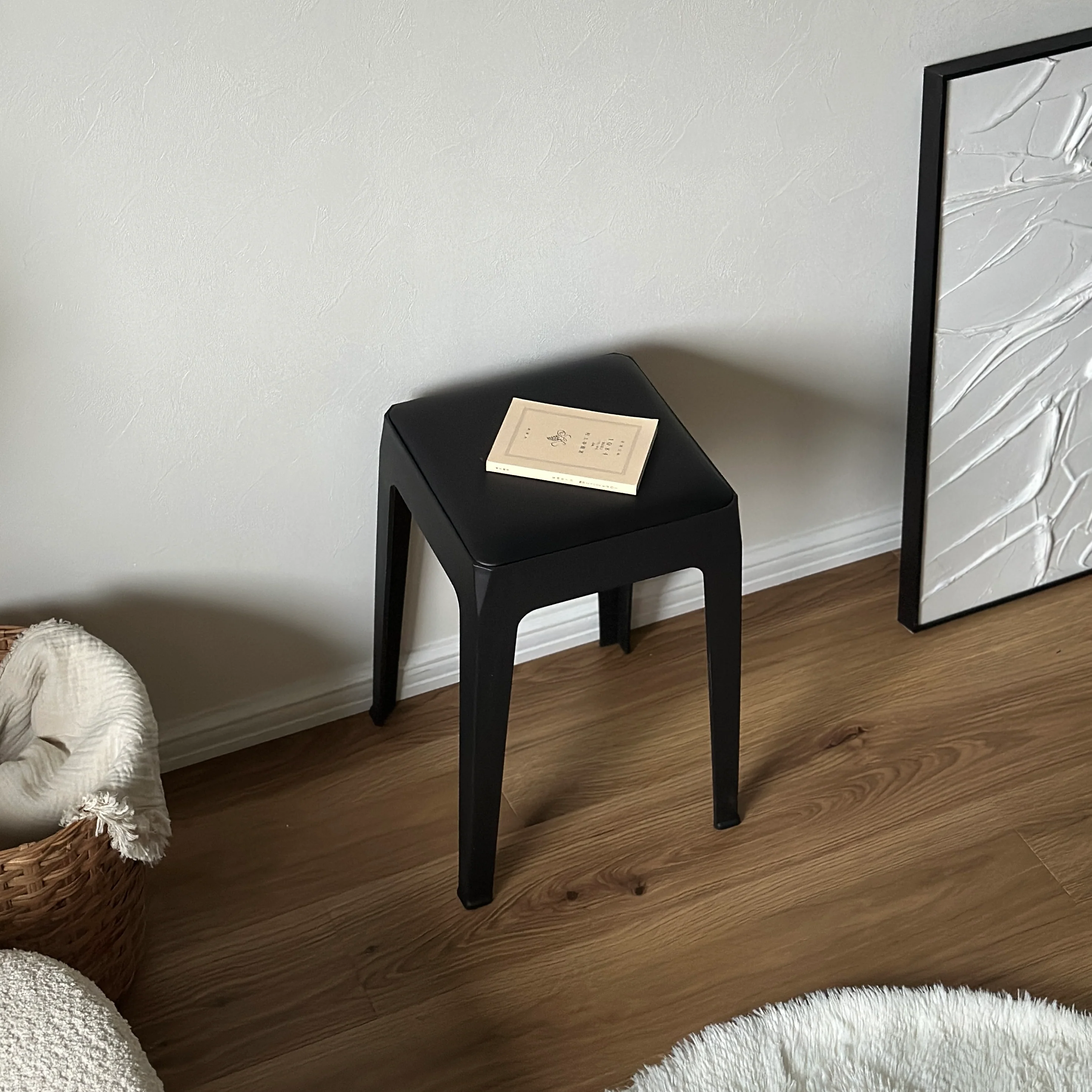 レザー調スクエアスツール