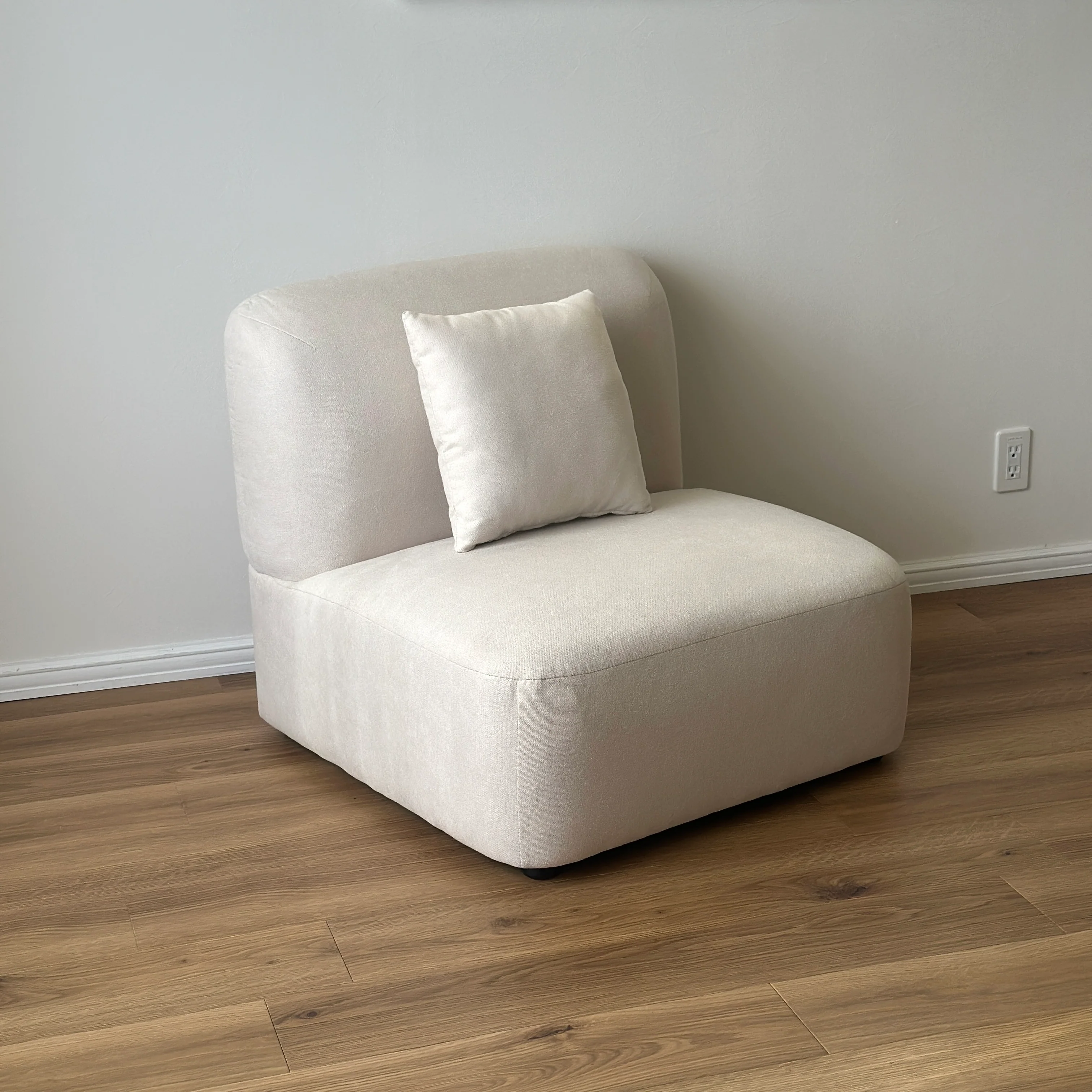 Chamil｜1人掛けソファ