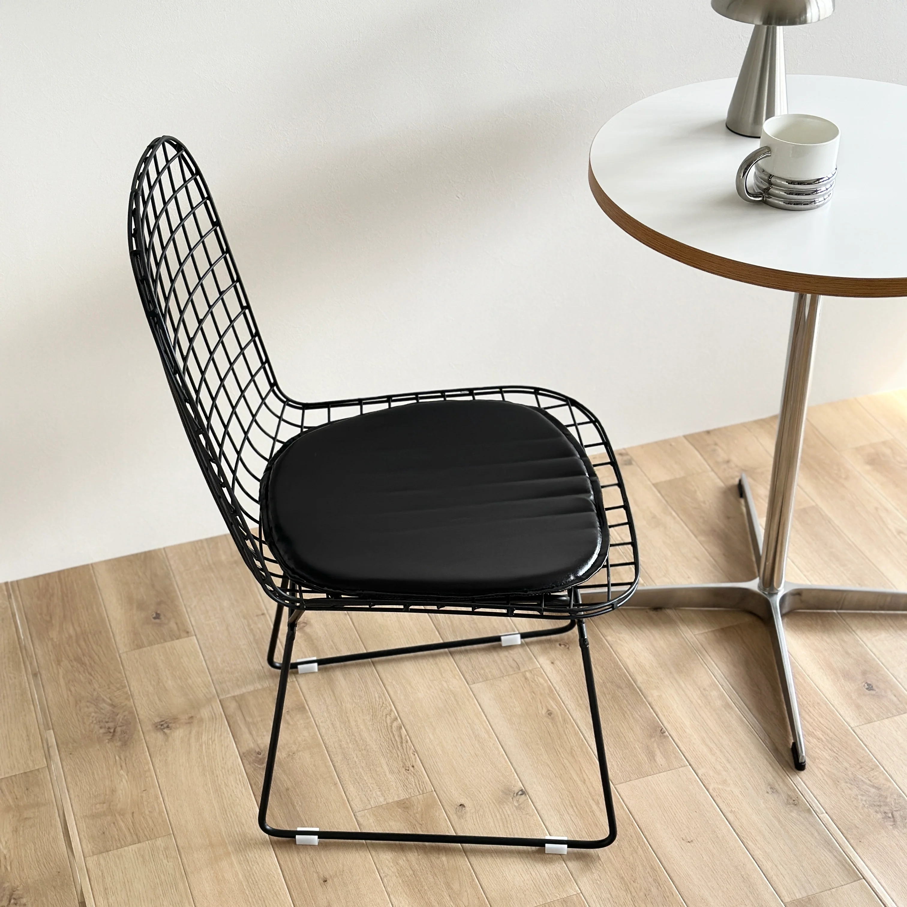 アイアンメッシュチェア