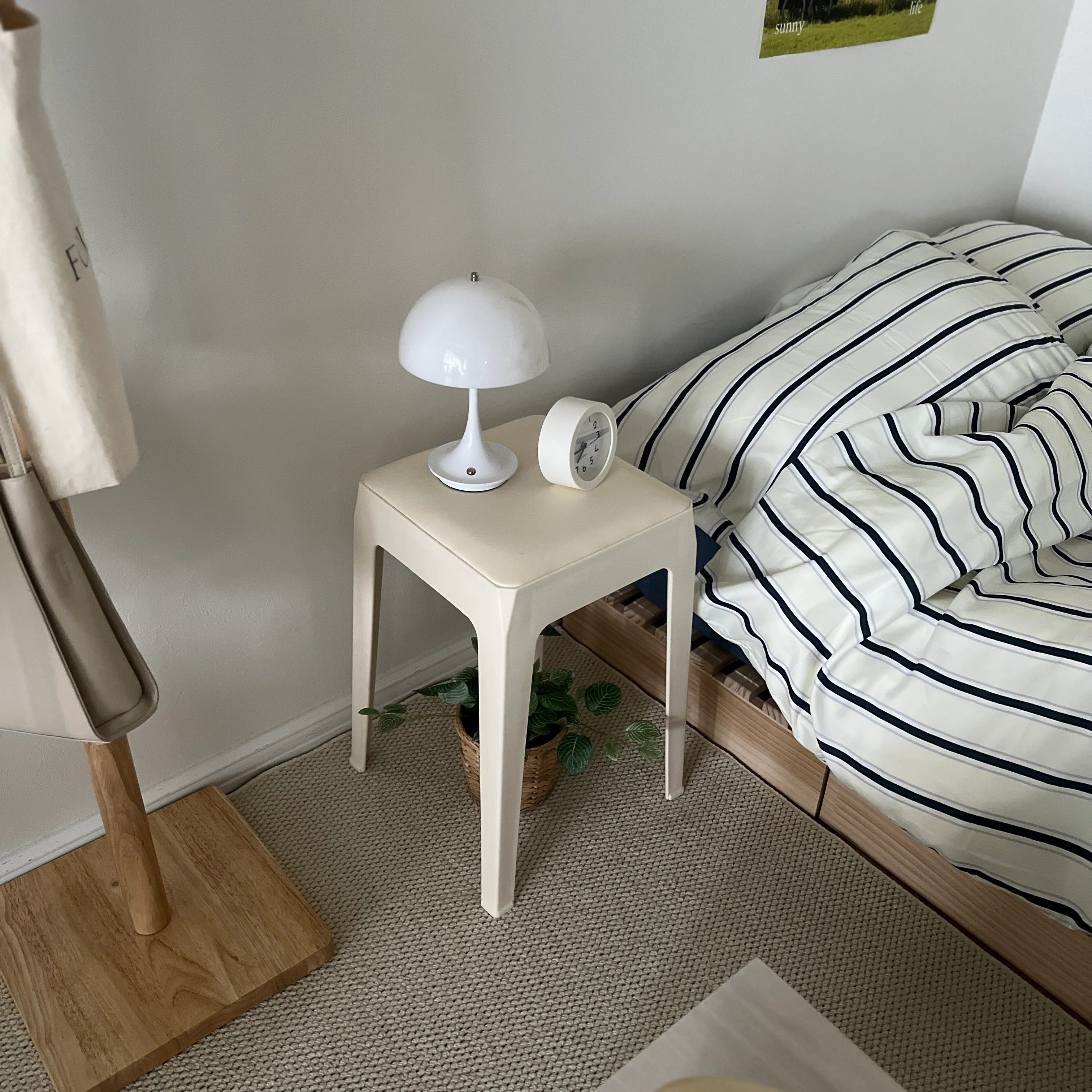 レザー調スクエアスツール