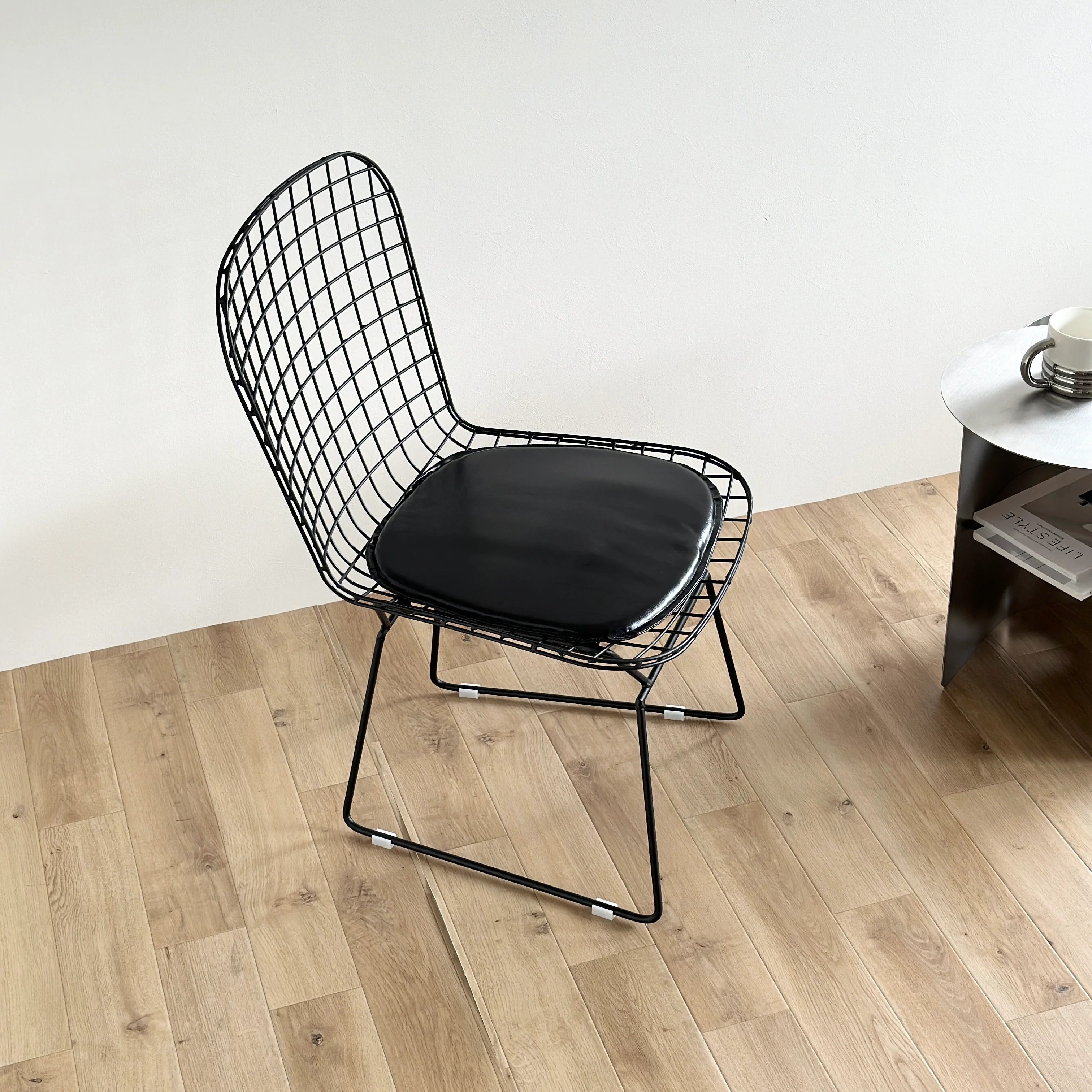 アイアンメッシュチェア