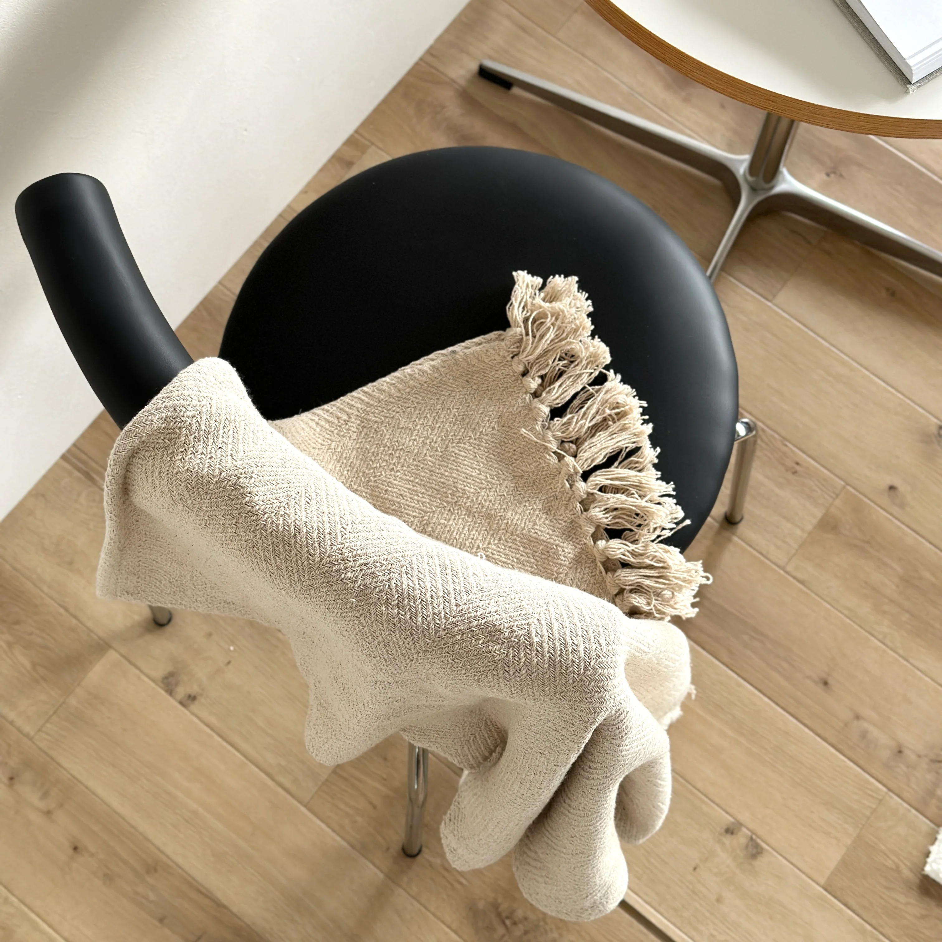 スタイリッシュスタッキングチェア