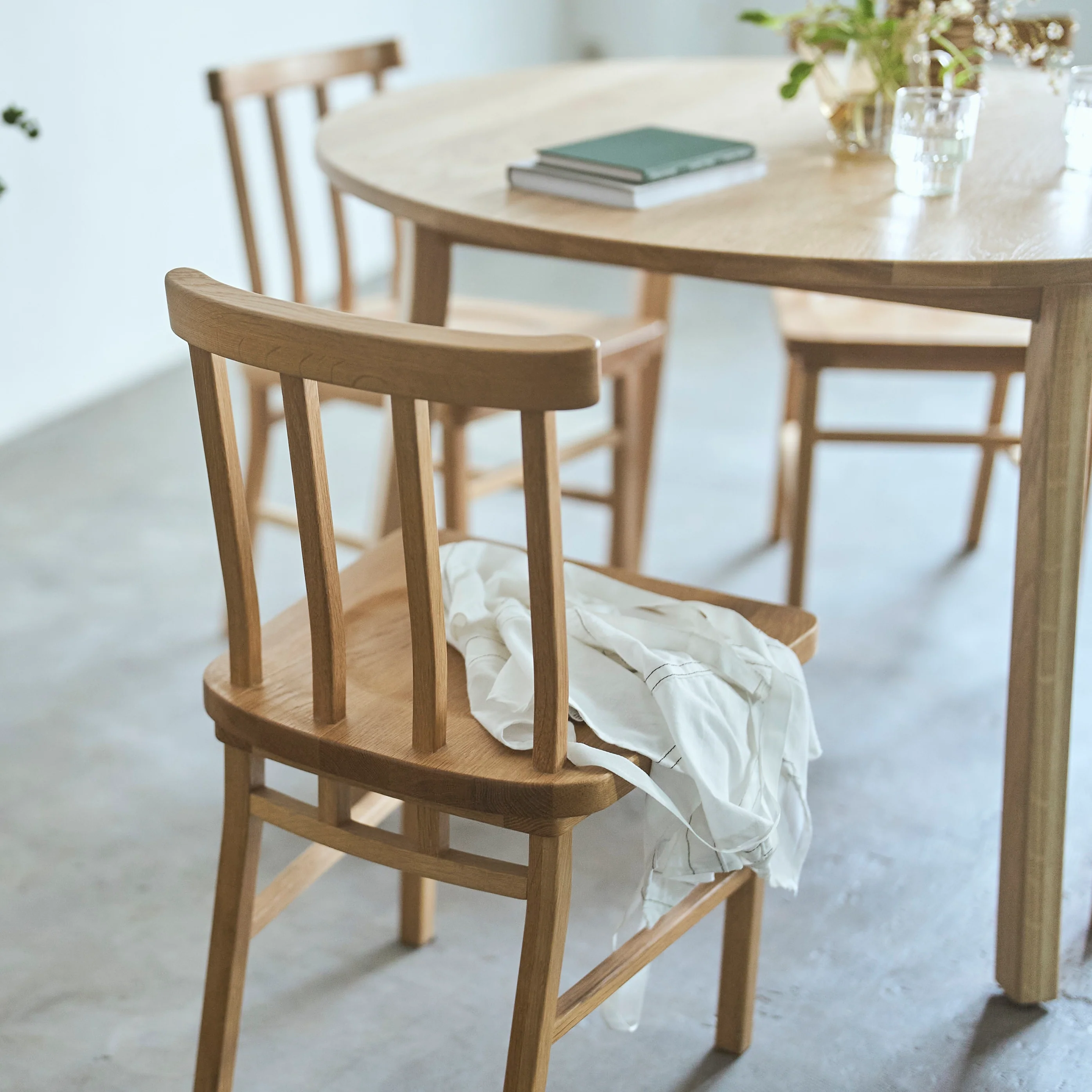 マージダイニングチェア