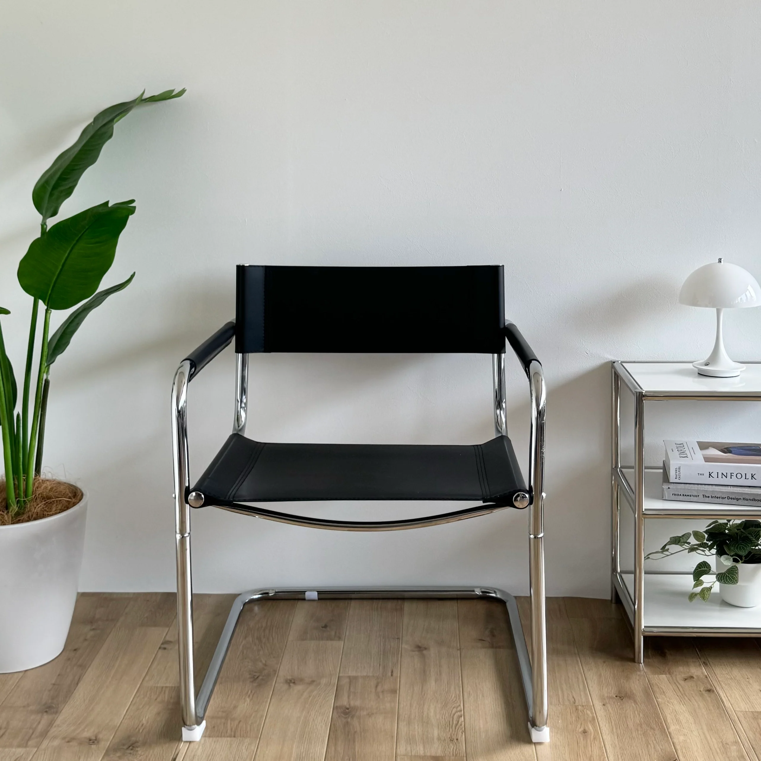 スタイリッシュカンティレバーチェア