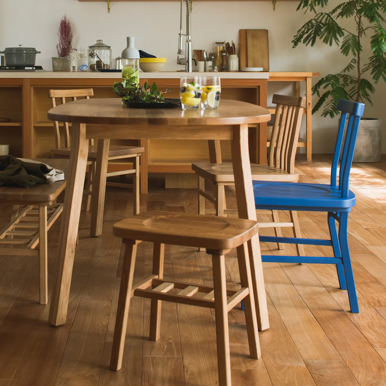 マージダイニングチェア