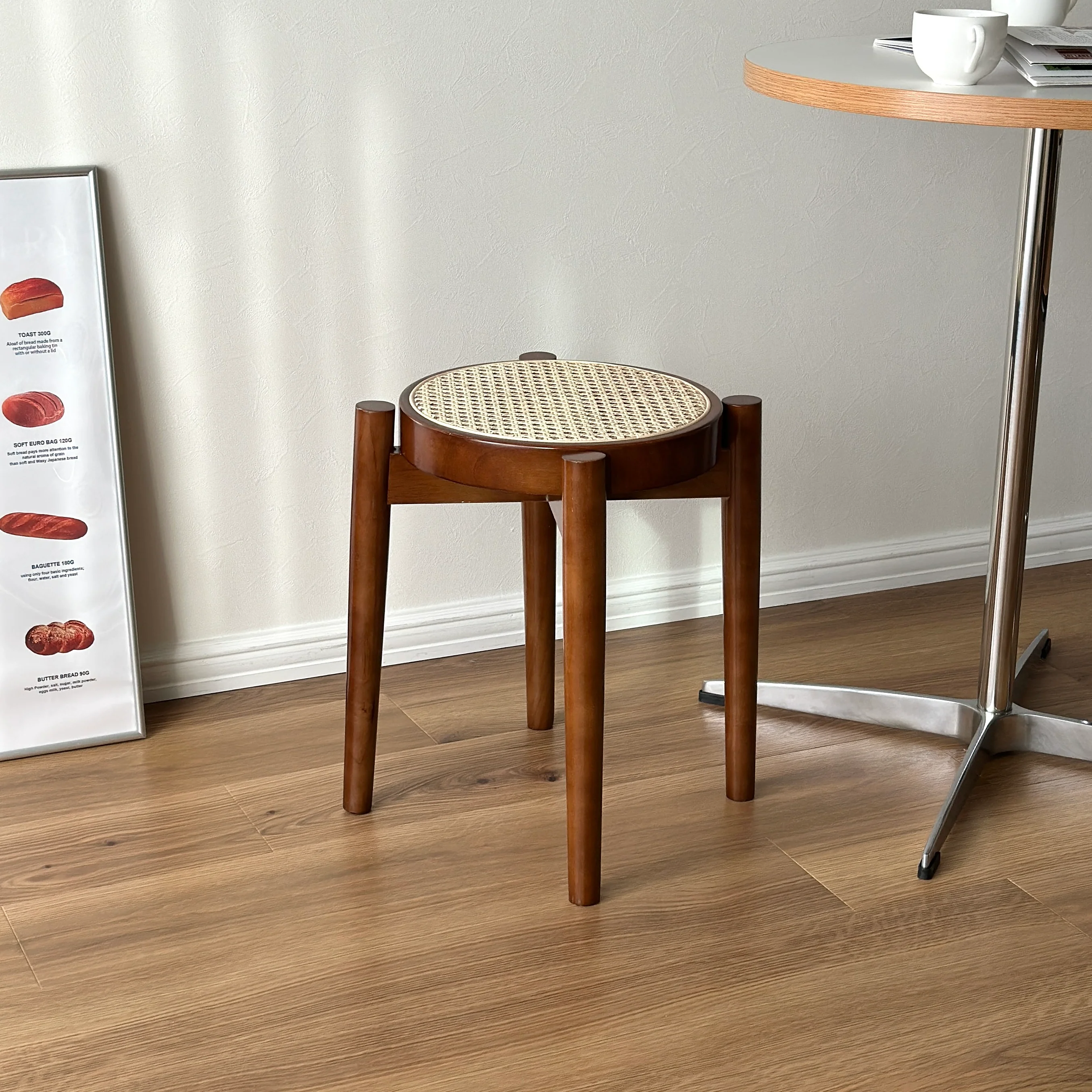 ラタンスツール