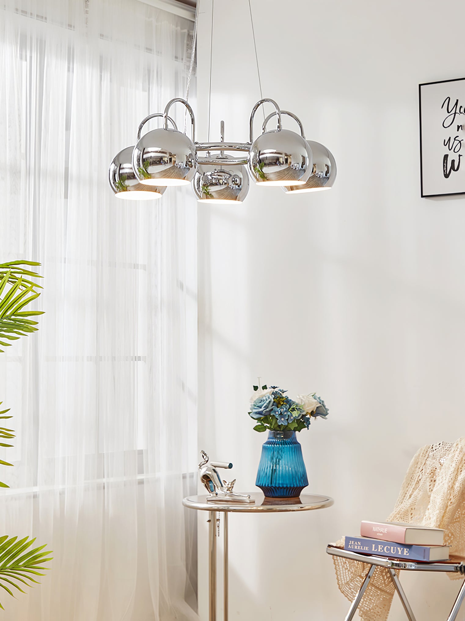 目玉シャンデリア