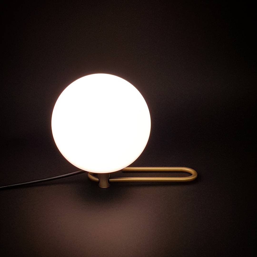 NH テーブルランプ