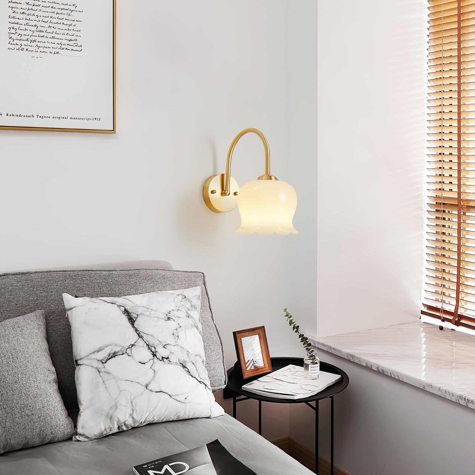 蘭のウォールランプ