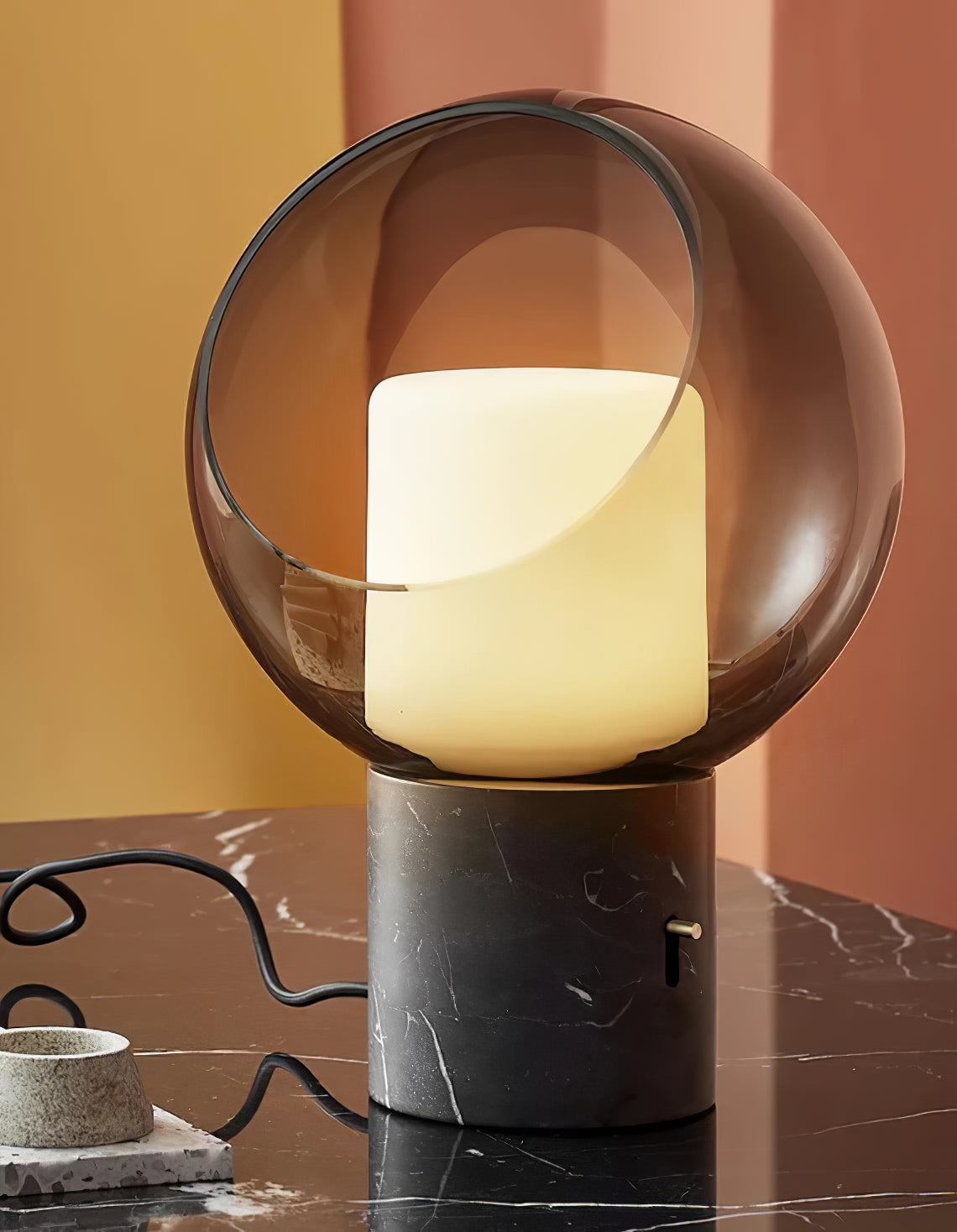 エヴェダル テーブルランプ