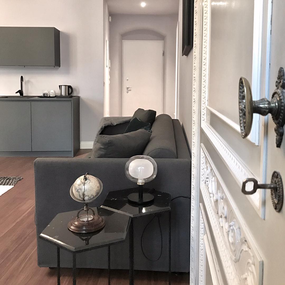 ナビラ テーブルランプ