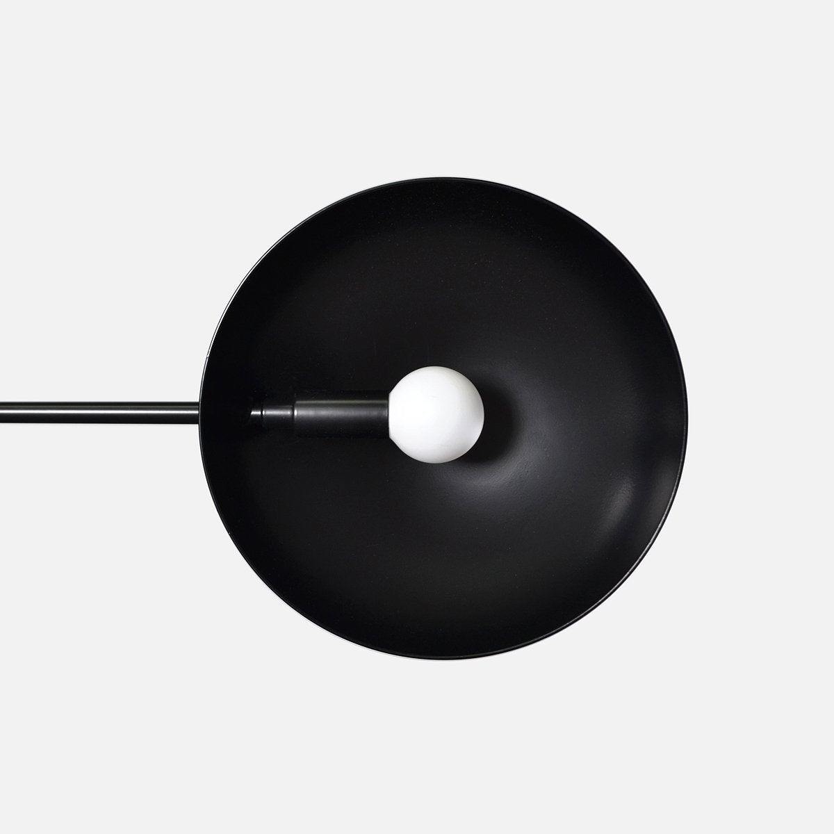 モダンなダイニングリビングルームのシャンデリア