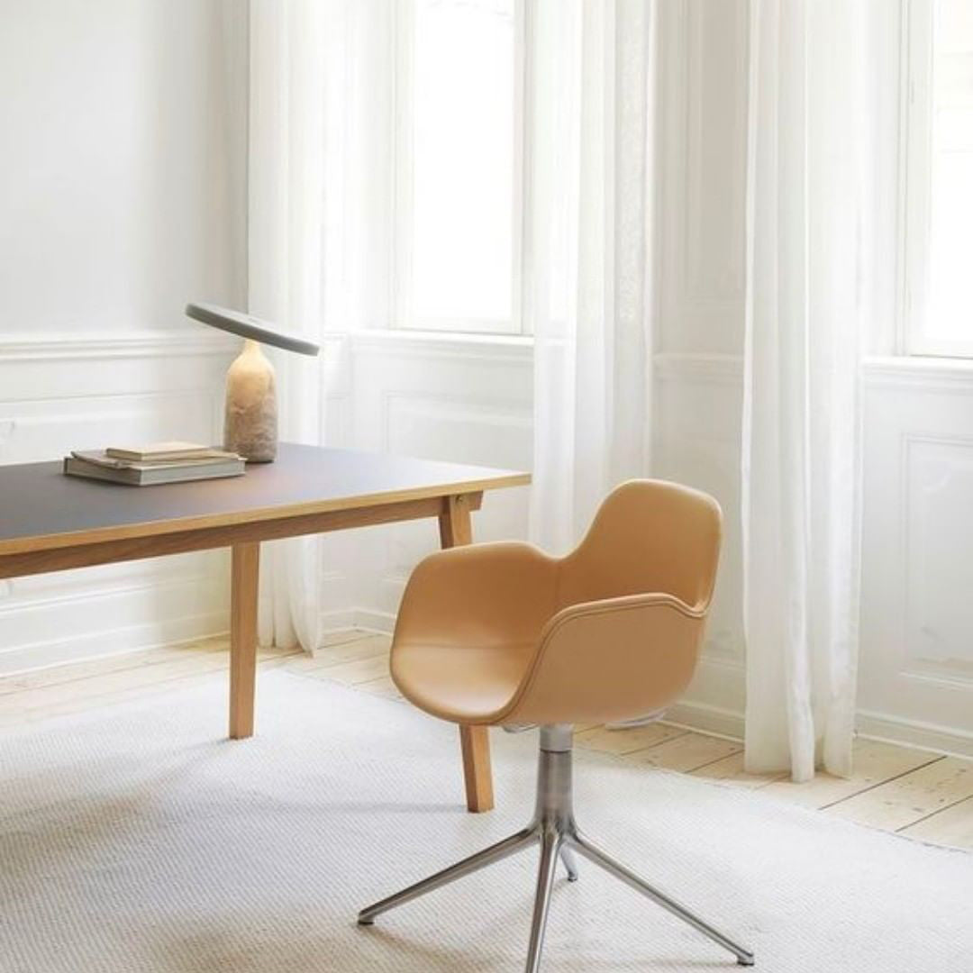 エディ テーブルランプ