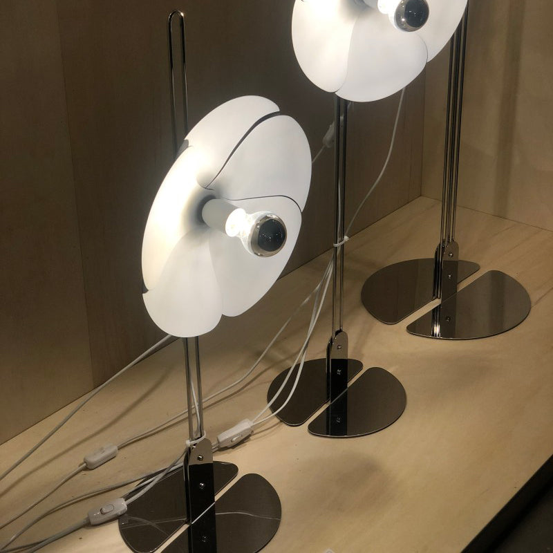 フラワーテーブルランプ