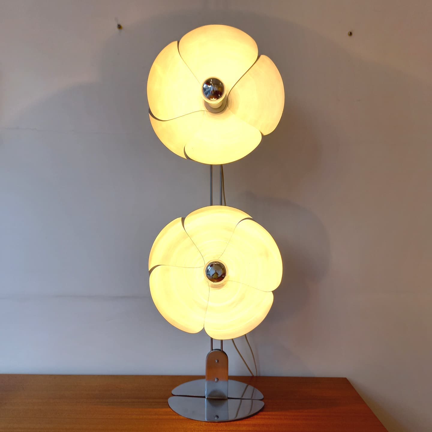 フラワーテーブルランプ