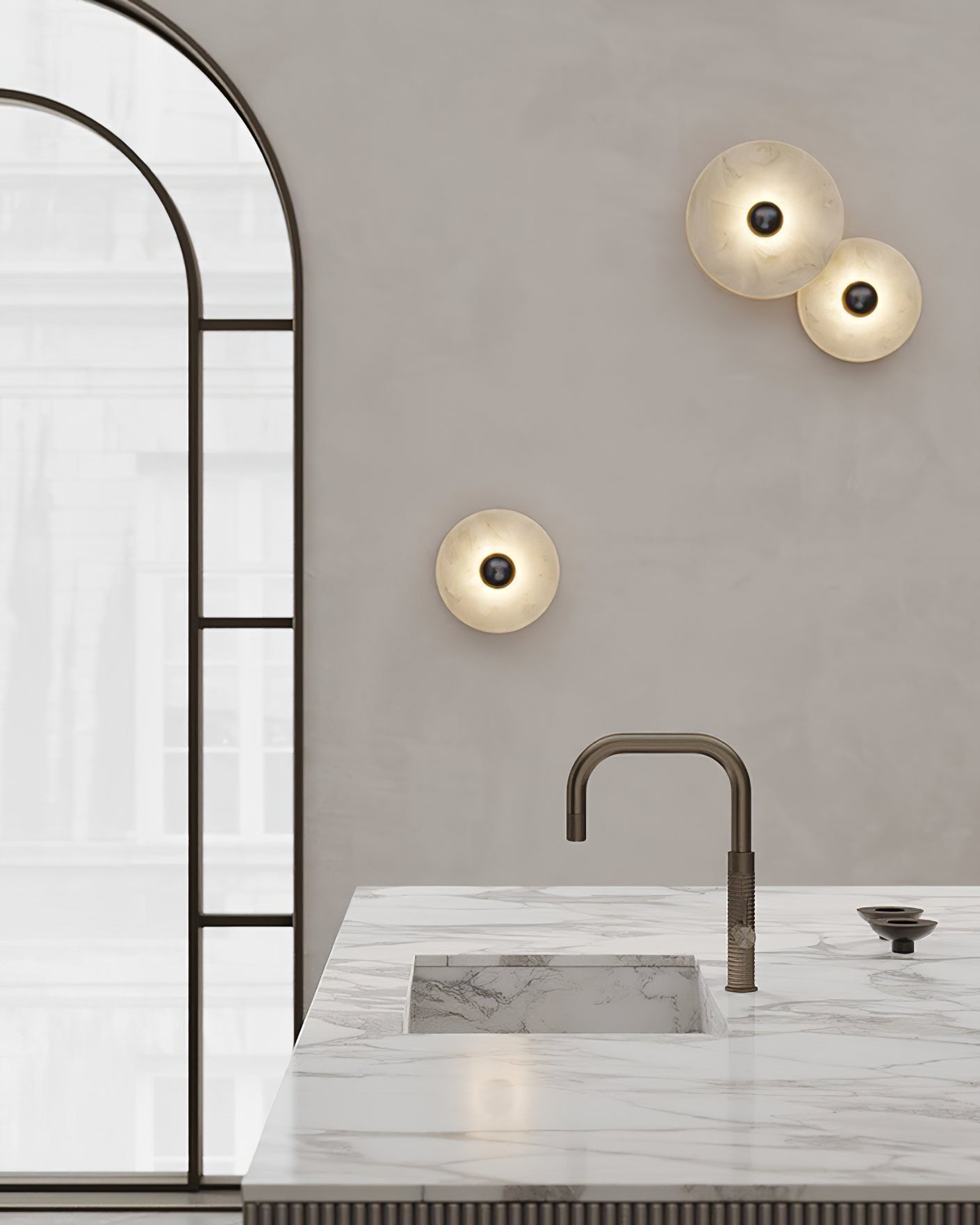 アラバスタープレーンズウォールランプ