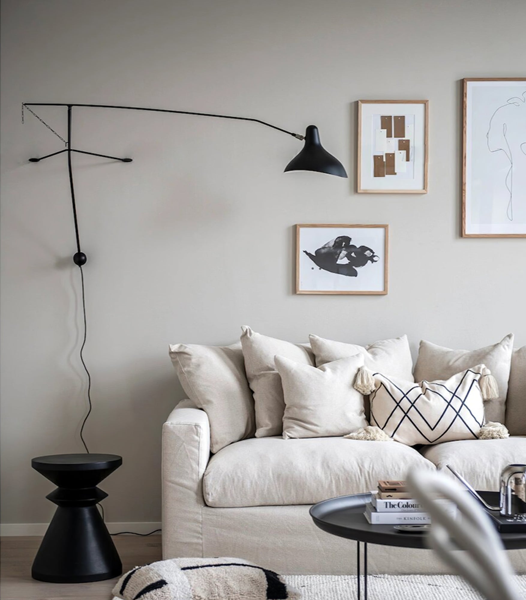 マンティスアームウォールランプ