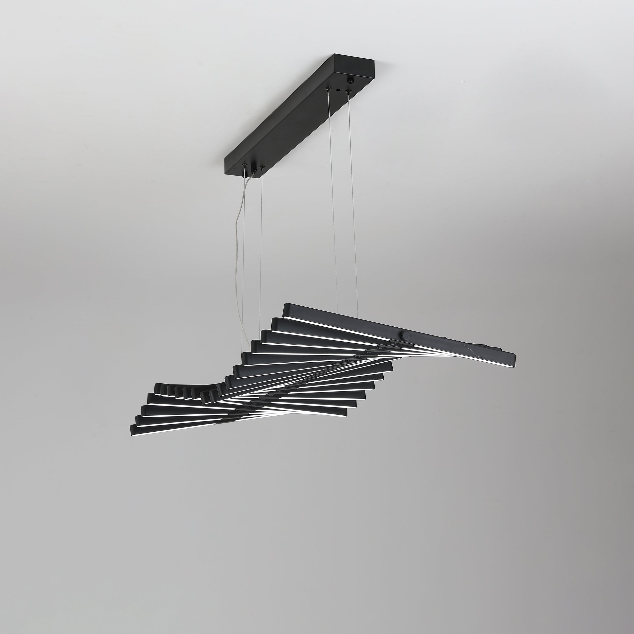 ピアノキー ブラックシャンデリア