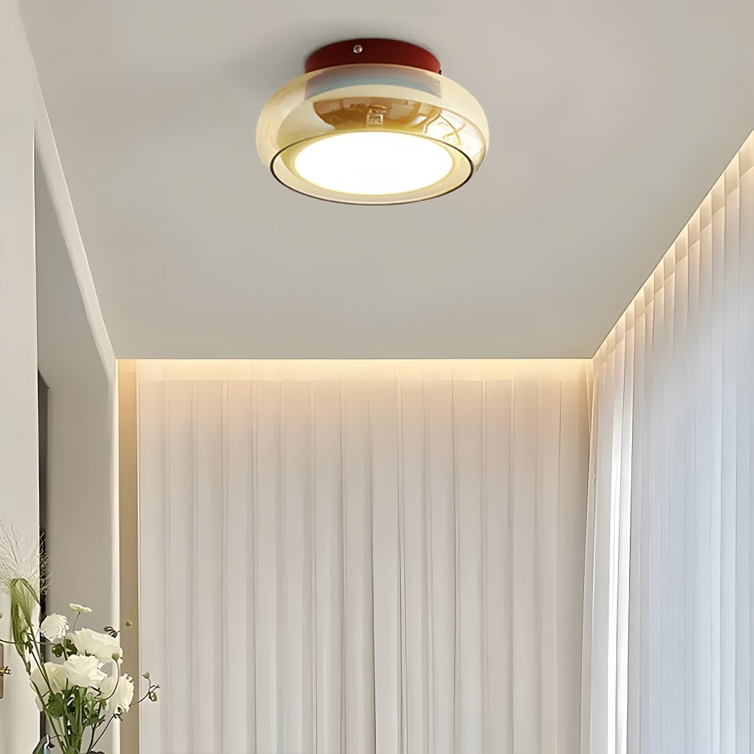 リビングルームに最適なモダンでスタイリッシュなガラス製LEDシーリングライト